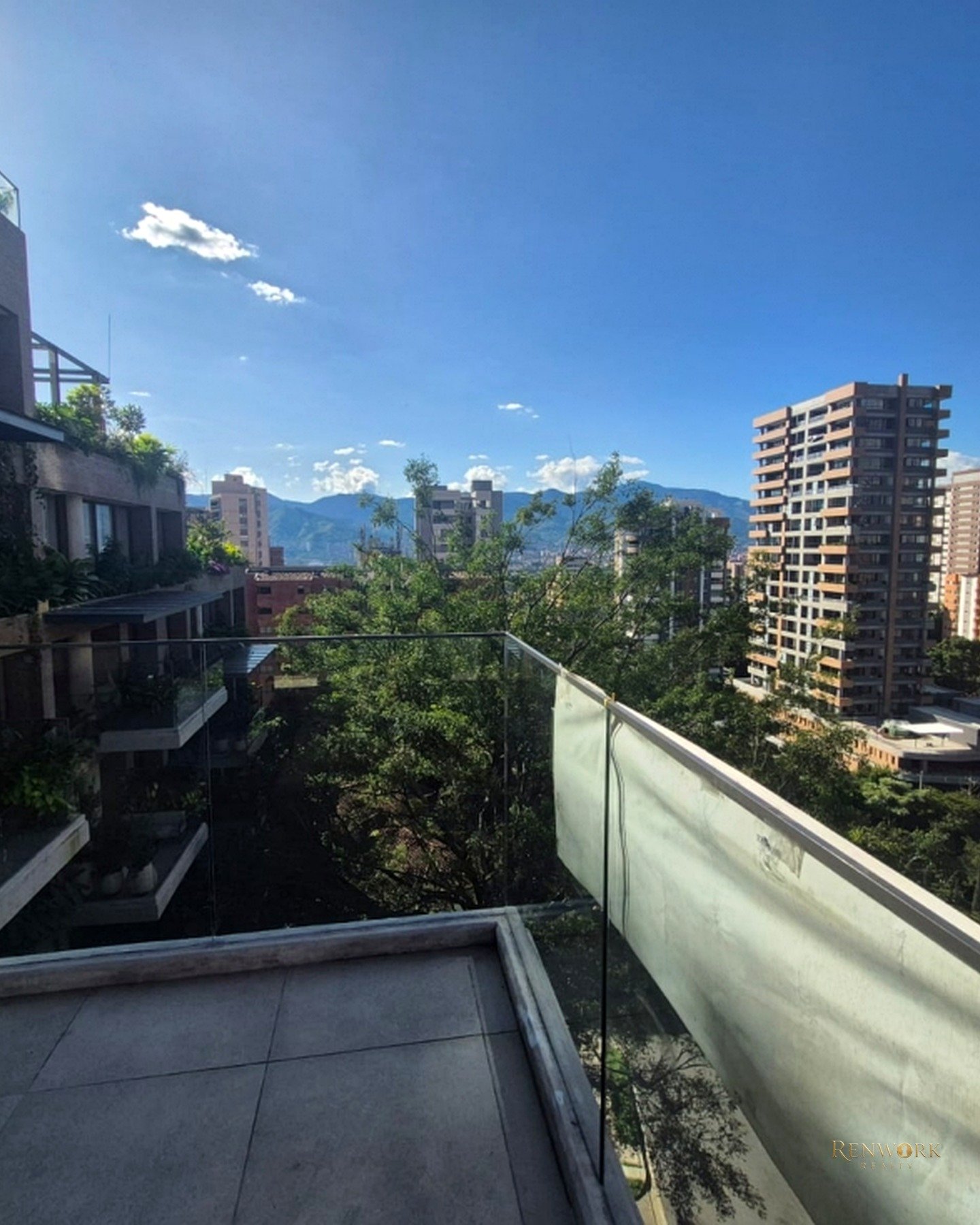VENTA DE APARTAMENTO EN POBLADO CASTROPOL · foto 2