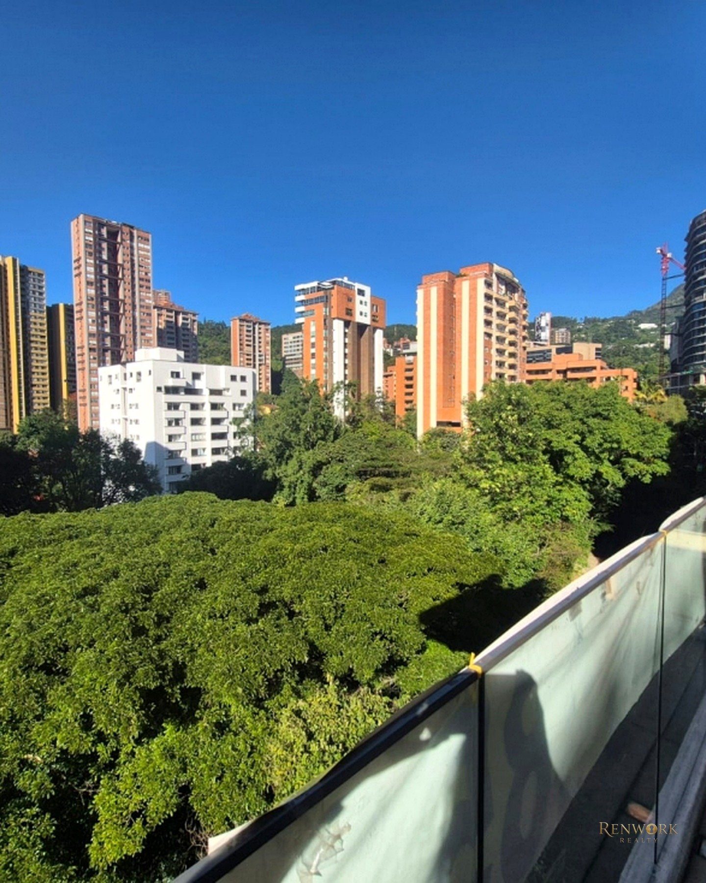 VENTA DE APARTAMENTO EN POBLADO CASTROPOL · foto 1