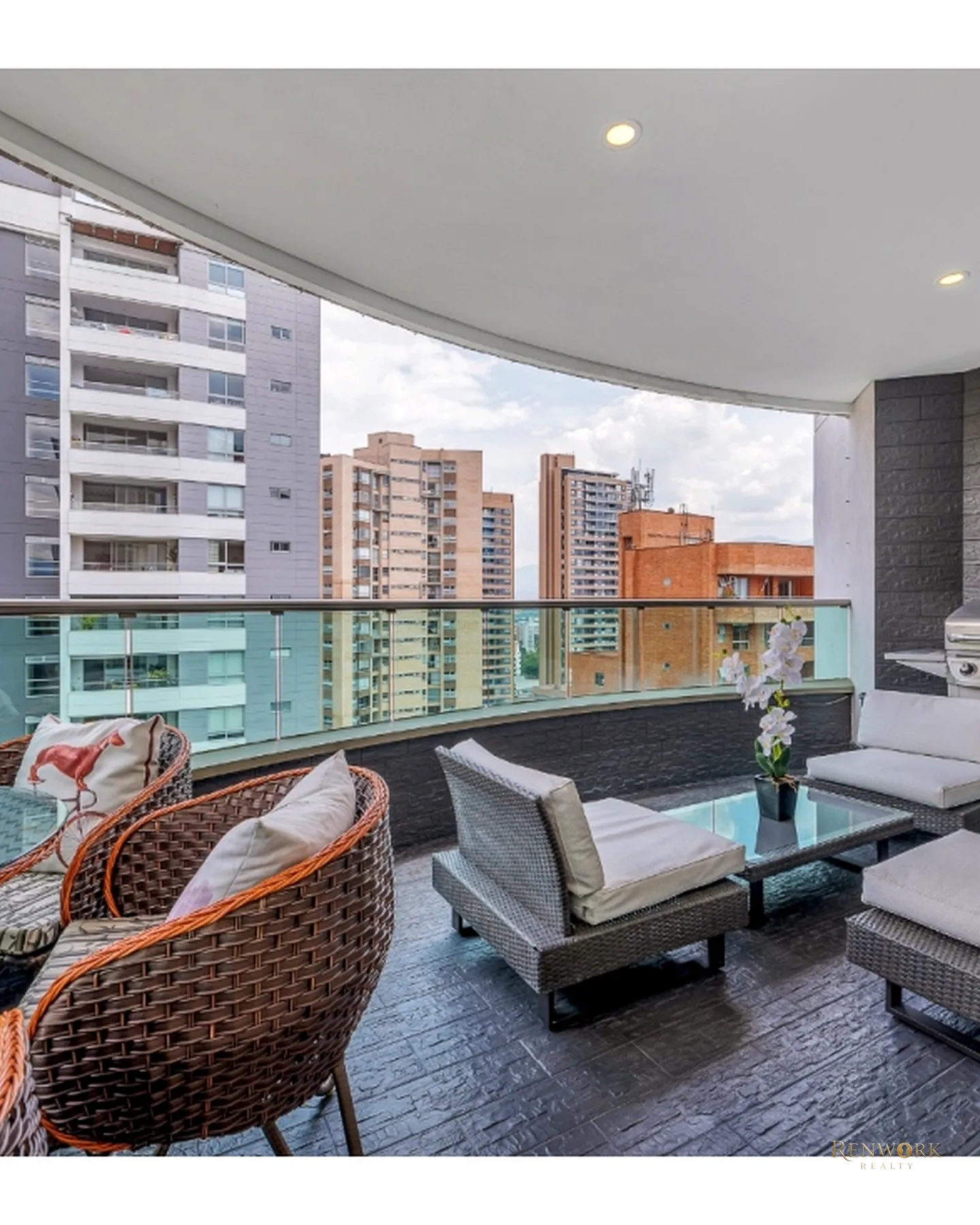 VENTA DE APARTAMENTO EN POBLADO- CASTROPOL · foto 11