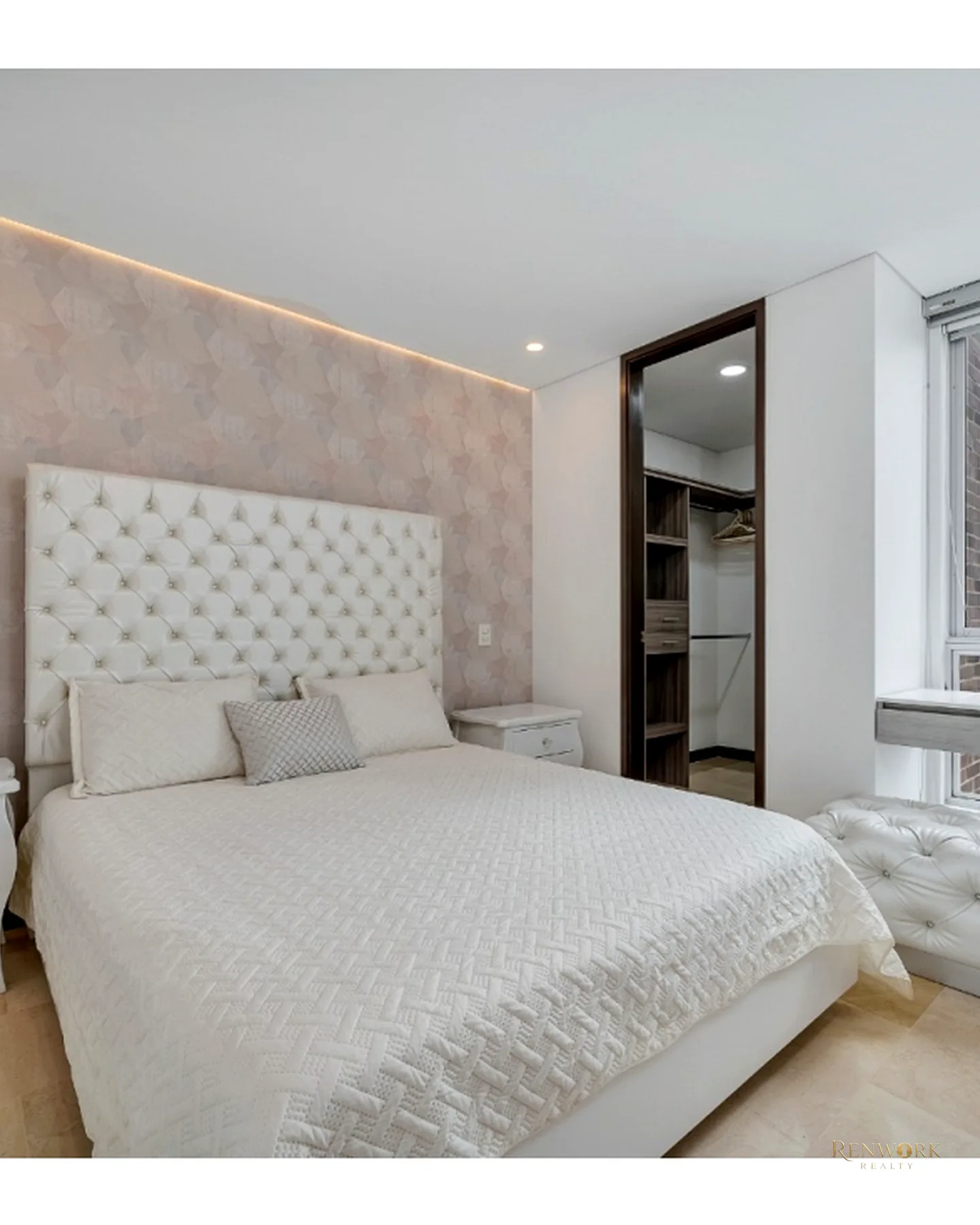 VENTA DE APARTAMENTO EN POBLADO- CASTROPOL · foto 8