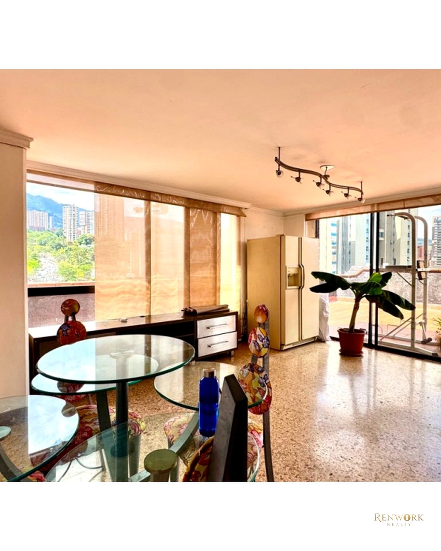 Vista de VENTA DE APARTAMENTO EN POBLADO PARA REMODELAR- OVIEDO
