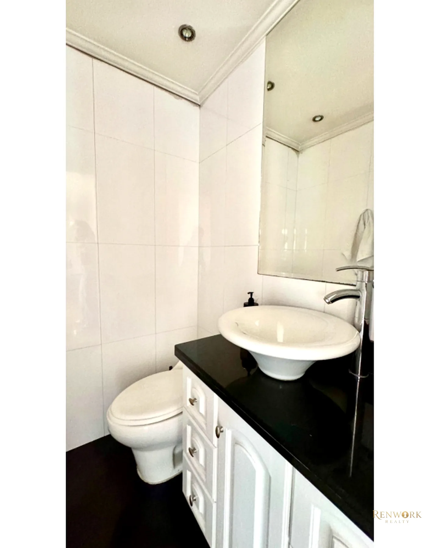 VENTA DE APARTAMENTO EN POBLADO PARA REMODELAR- OVIEDO · foto 6