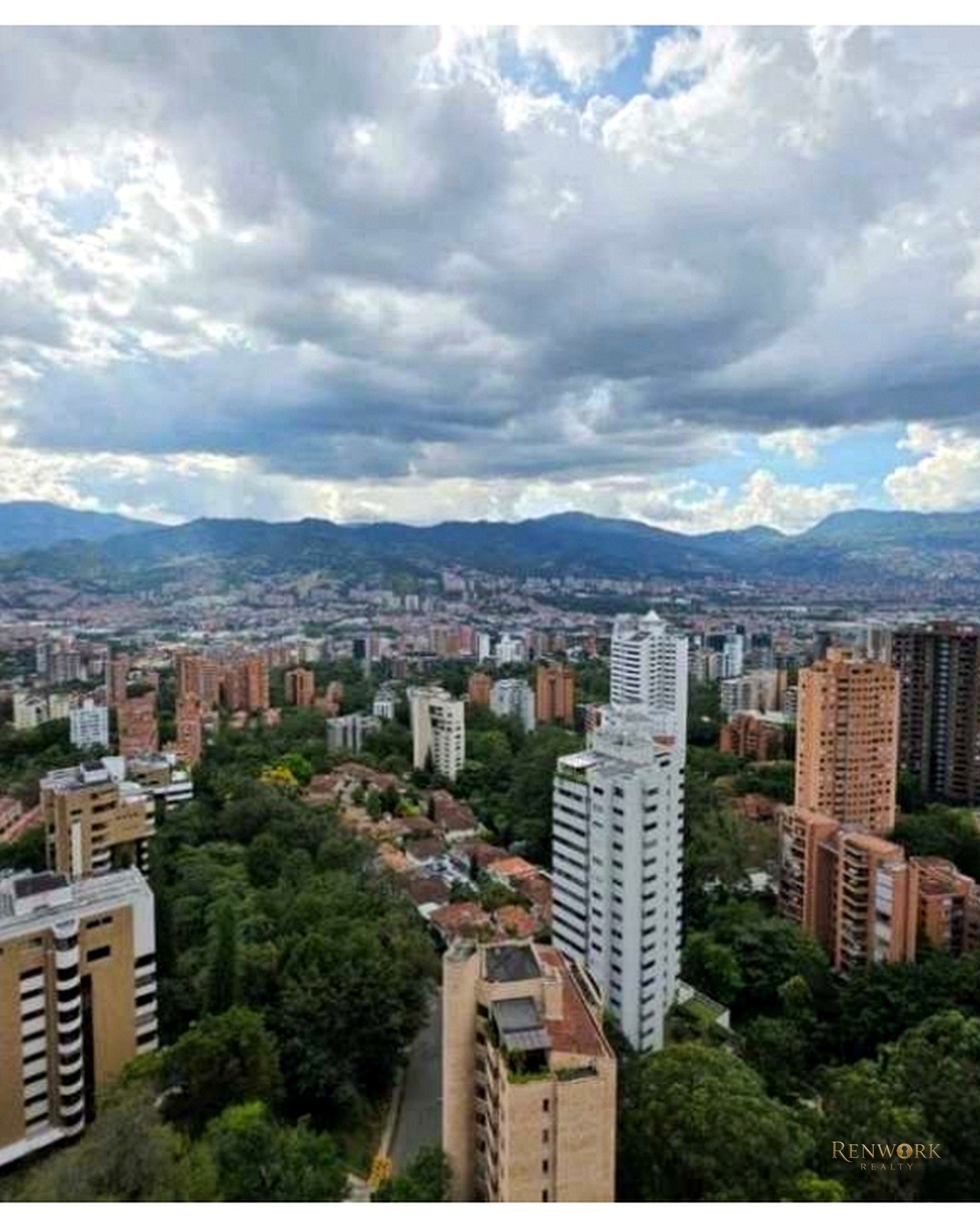 Vista de VENTA DE APARTAMENTO EN SAN LUCAS, PISO ALTO.