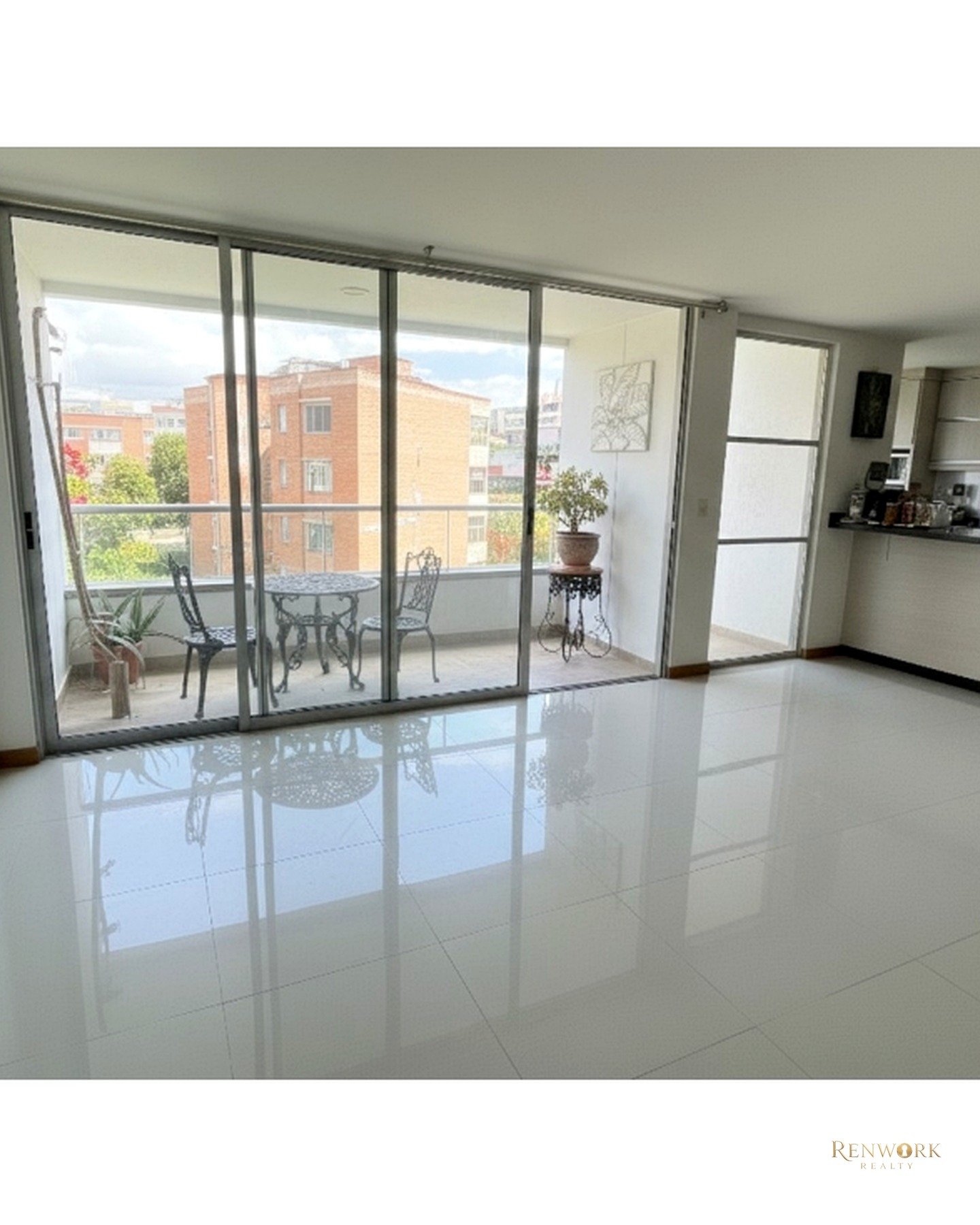 Vista de VENTA DE APARTAMENTO EN SEGUNDO PARQUE DE LAURELES MEDELLIN