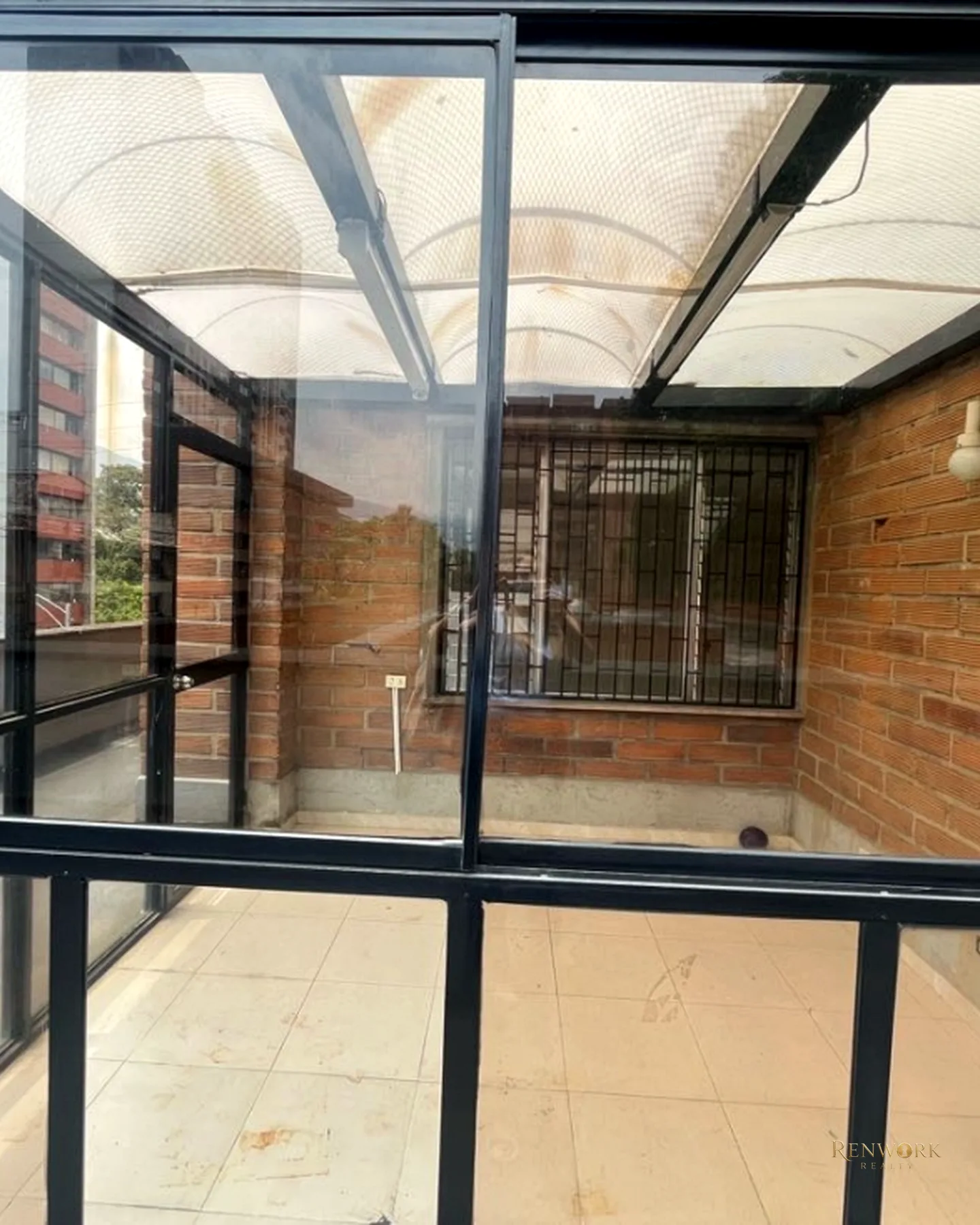 VENTA DE APARTAMENTO PARA REMODELAR CON TERRAZA SECTOR SURAMERICANA. · foto 12