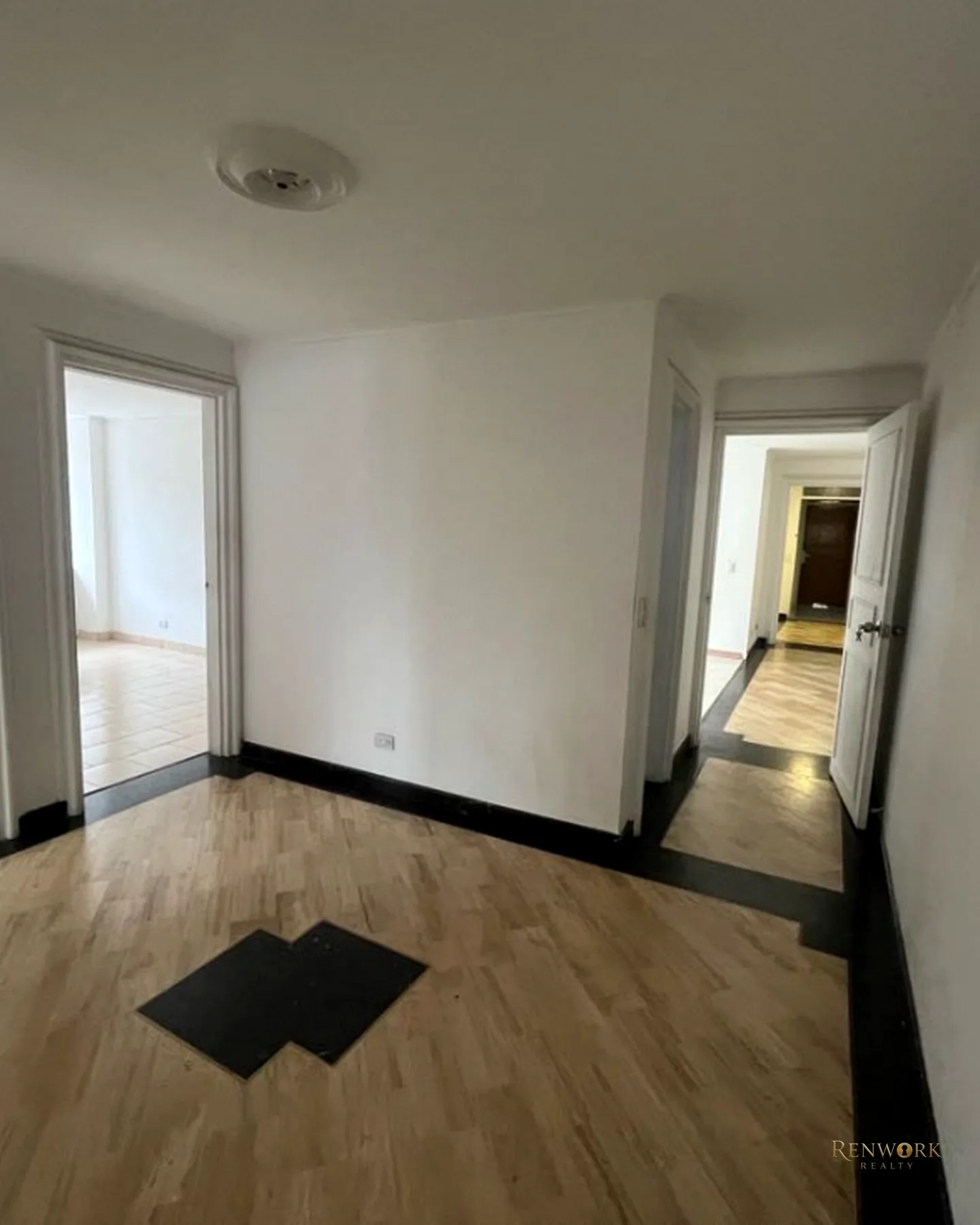 VENTA DE APARTAMENTO PARA REMODELAR CON TERRAZA SECTOR SURAMERICANA. · foto 8