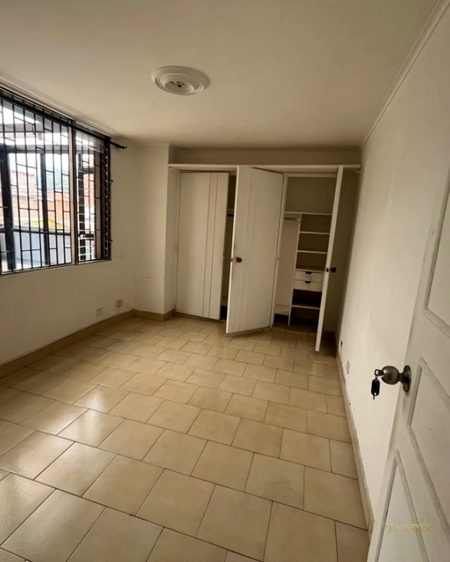 VENTA DE APARTAMENTO PARA REMODELAR CON TERRAZA SECTOR SURAMERICANA. · foto 9