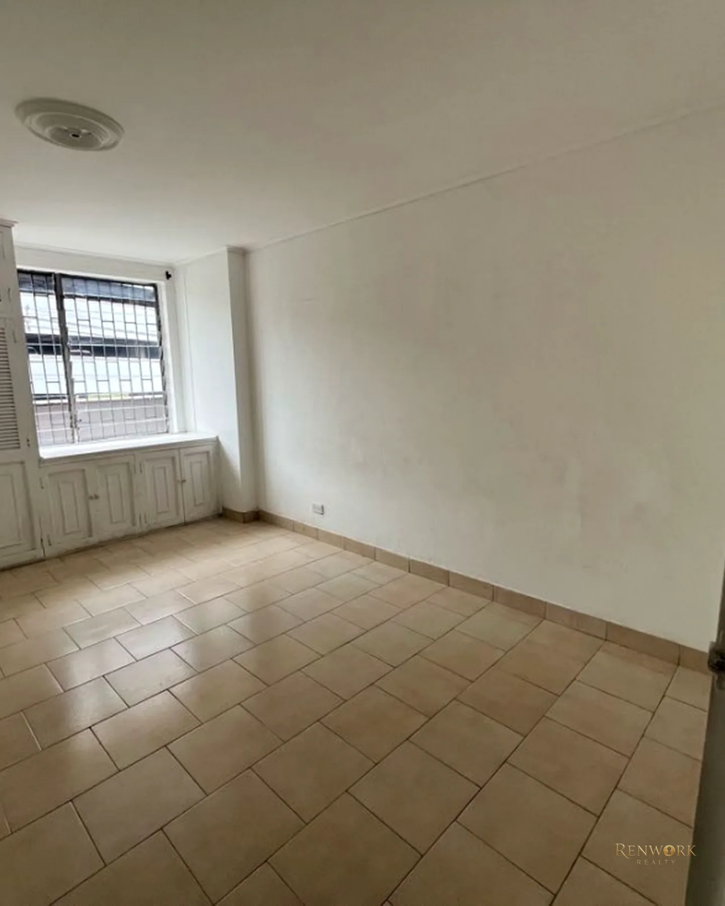 VENTA DE APARTAMENTO PARA REMODELAR CON TERRAZA SECTOR SURAMERICANA. · foto 5
