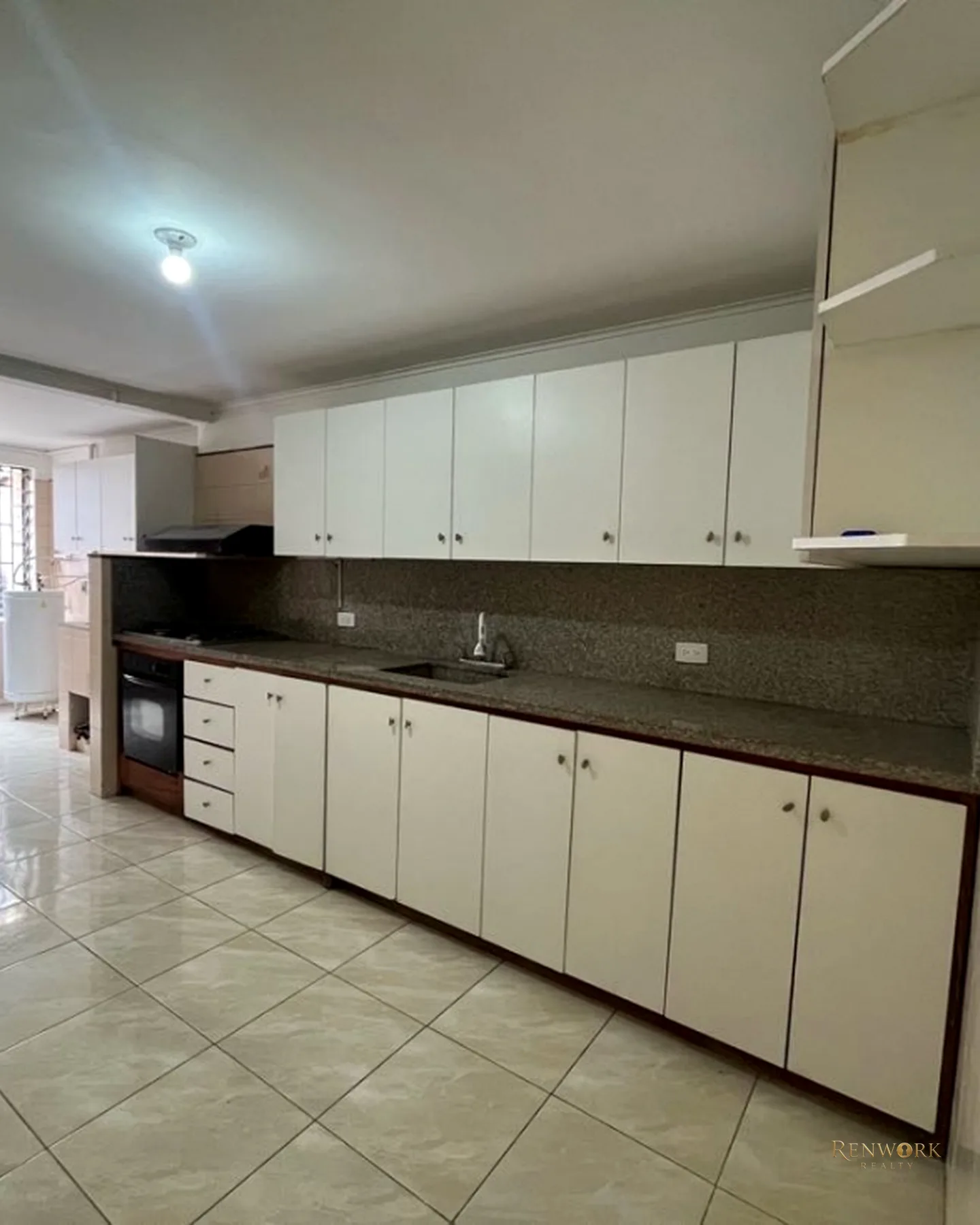 VENTA DE APARTAMENTO PARA REMODELAR CON TERRAZA SECTOR SURAMERICANA. · foto 1