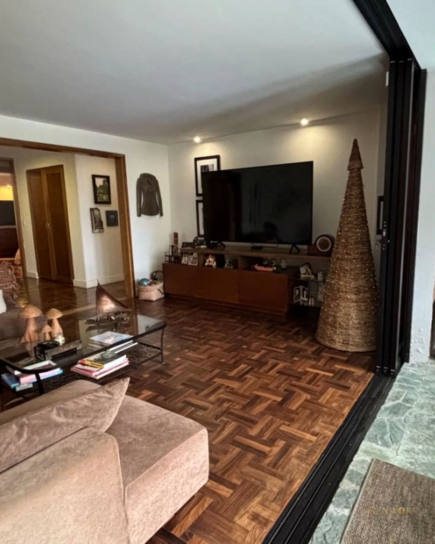 VENTA DE APARTAMENTO REMODELADO EN CASTROPOL EL POBLADO · foto 10