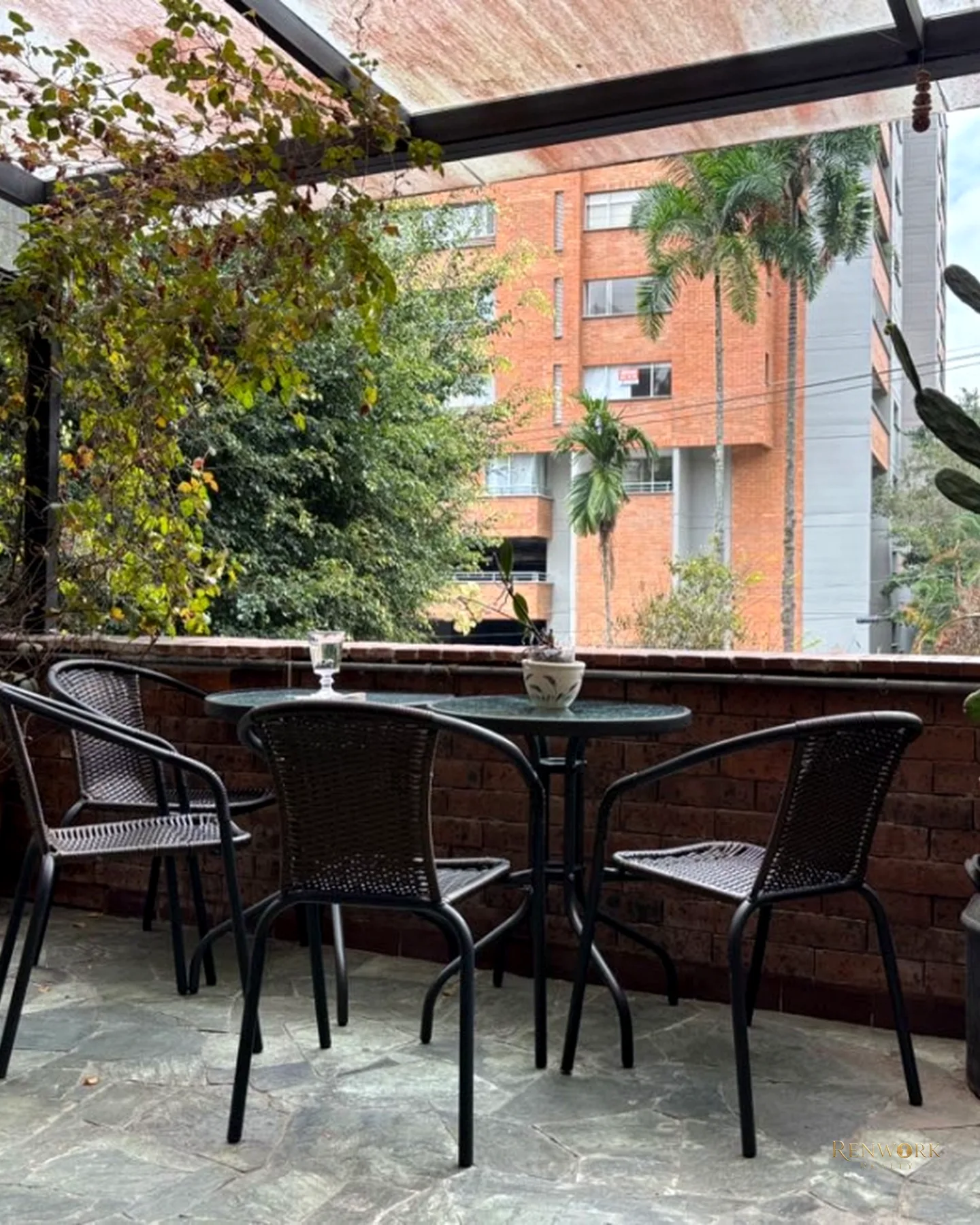 VENTA DE APARTAMENTO REMODELADO EN CASTROPOL EL POBLADO · foto 22