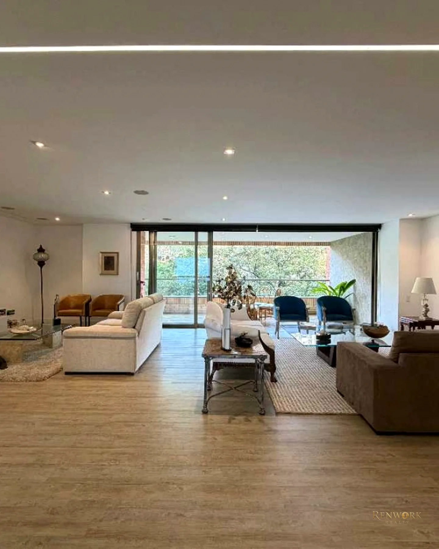 VENTA DE APARTAMENTO REMODELADO HERMOSO EN EL LAS SANTAS. EL POBLADO · foto 2