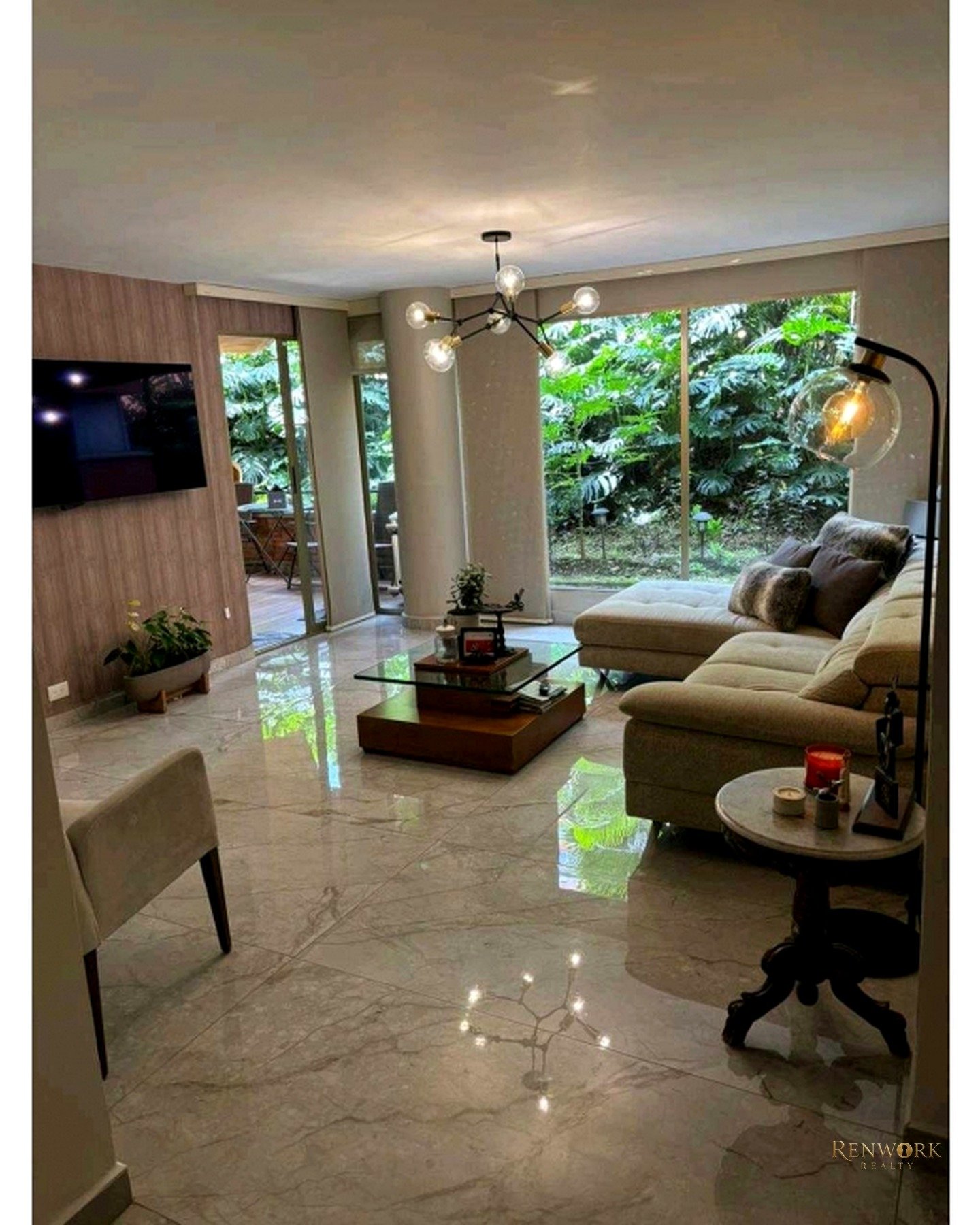 Vista de VENTA DE APARTAMENTO TIPO CASA EN EL POBLADO.