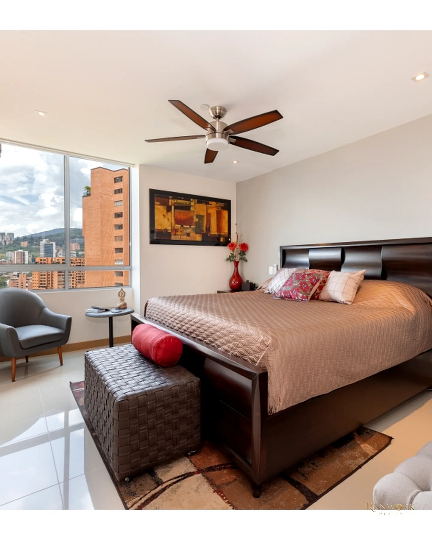 VENTA DE APTO POBLADO LOS PARRA. PISO ALTO, VISTA Y GRAN BALCÓN · foto 12