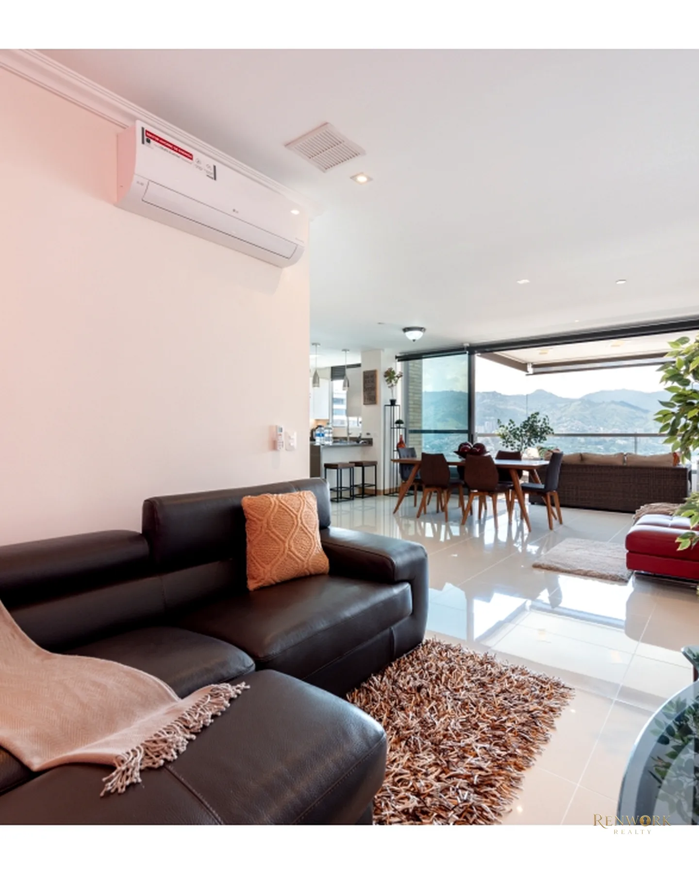 VENTA DE APTO POBLADO LOS PARRA. PISO ALTO, VISTA Y GRAN BALCÓN · foto 3