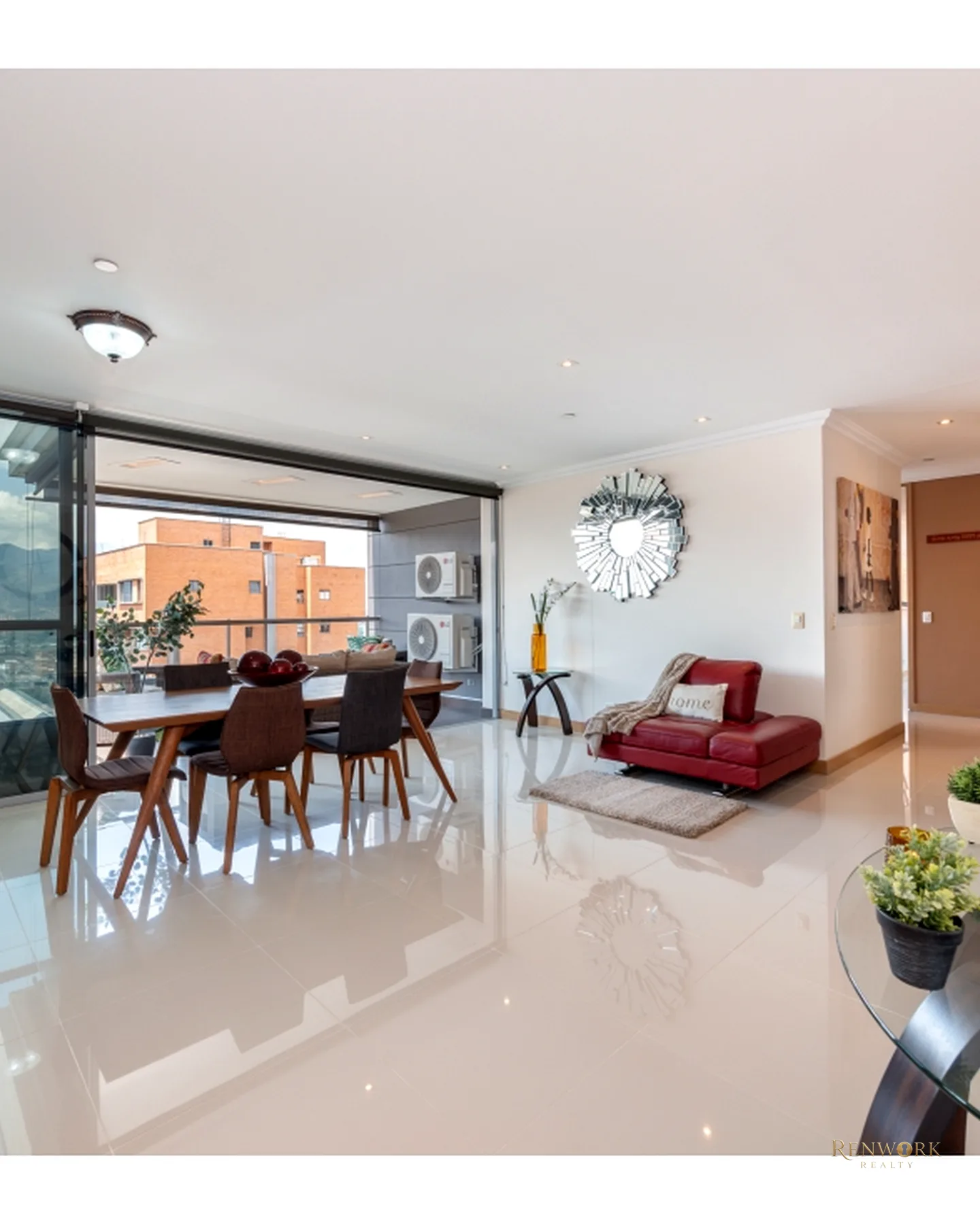 VENTA DE APTO POBLADO LOS PARRA. PISO ALTO, VISTA Y GRAN BALCÓN · foto 4