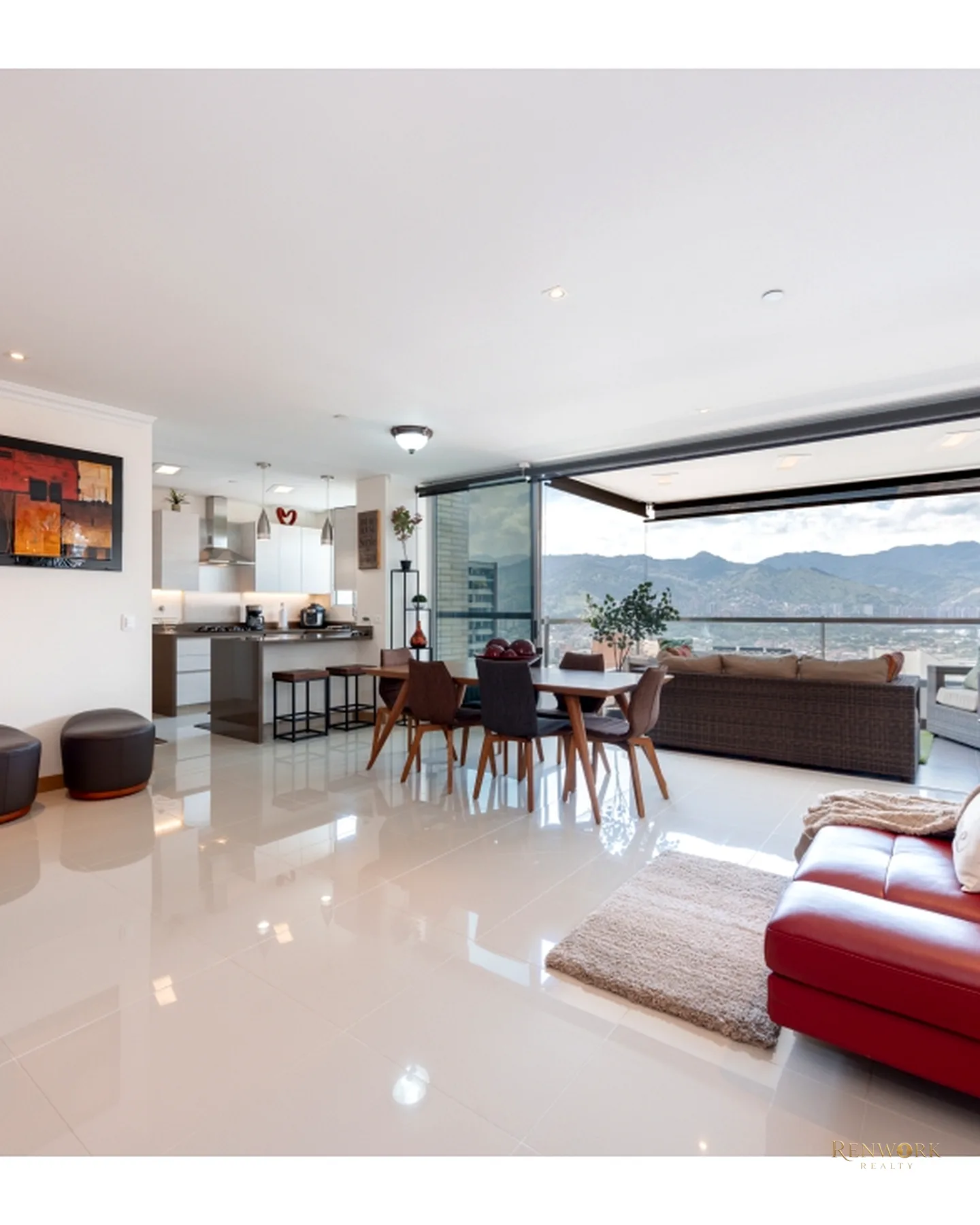 VENTA DE APTO POBLADO LOS PARRA. PISO ALTO, VISTA Y GRAN BALCÓN · foto 4