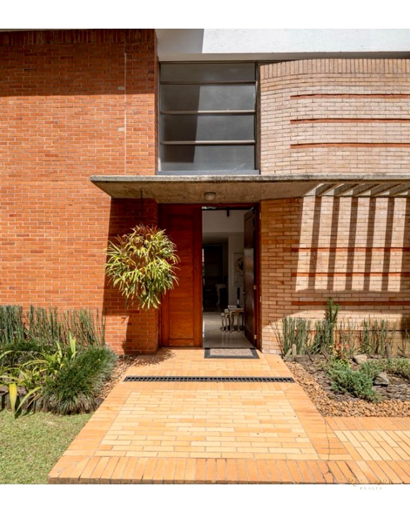 VENTA DE CASA DE LUJO DE 454.47 MT2 – EL POBLADO · foto 3