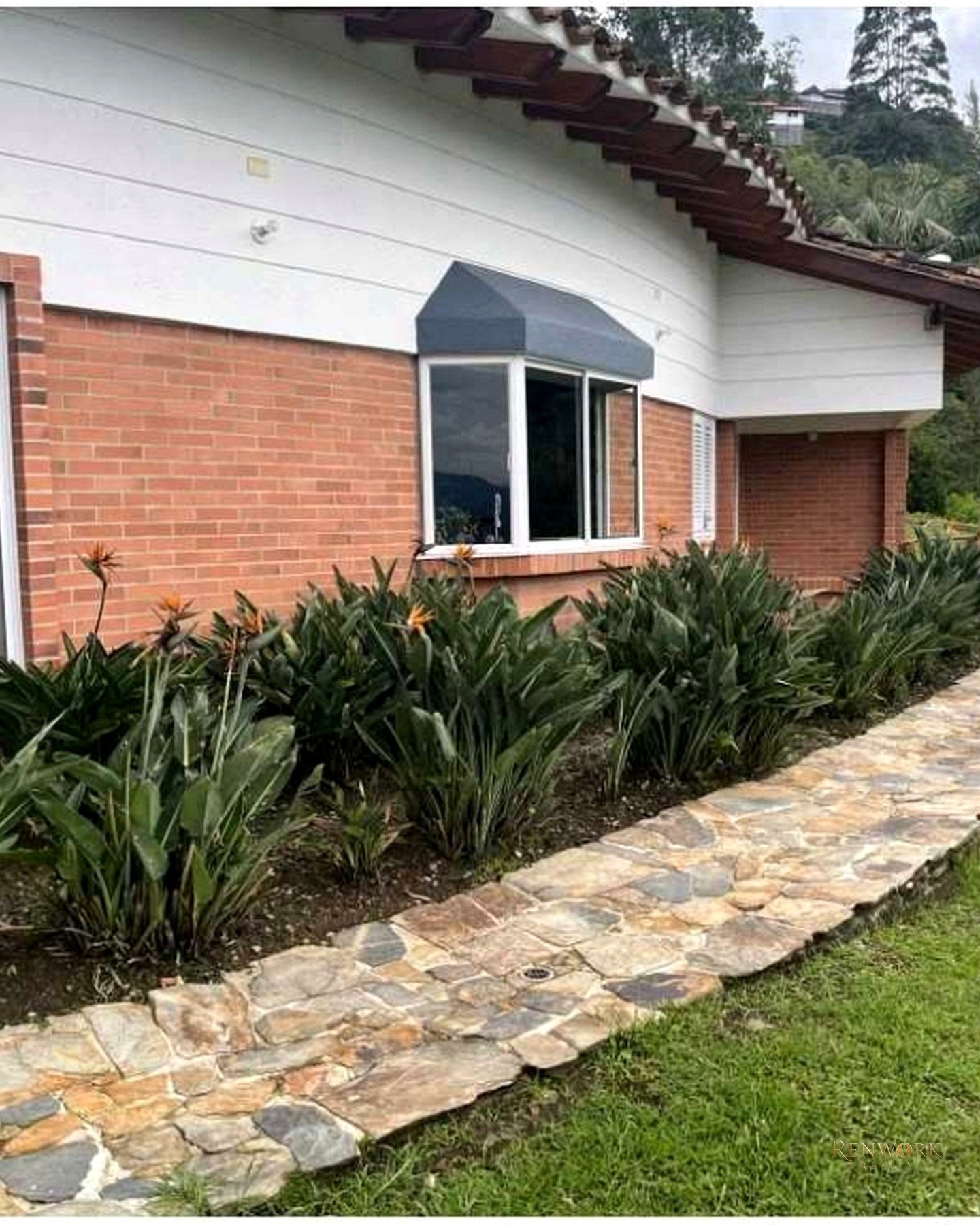 VENTA DE CASA DE UN NIVEL EN EL ESCOBERO.