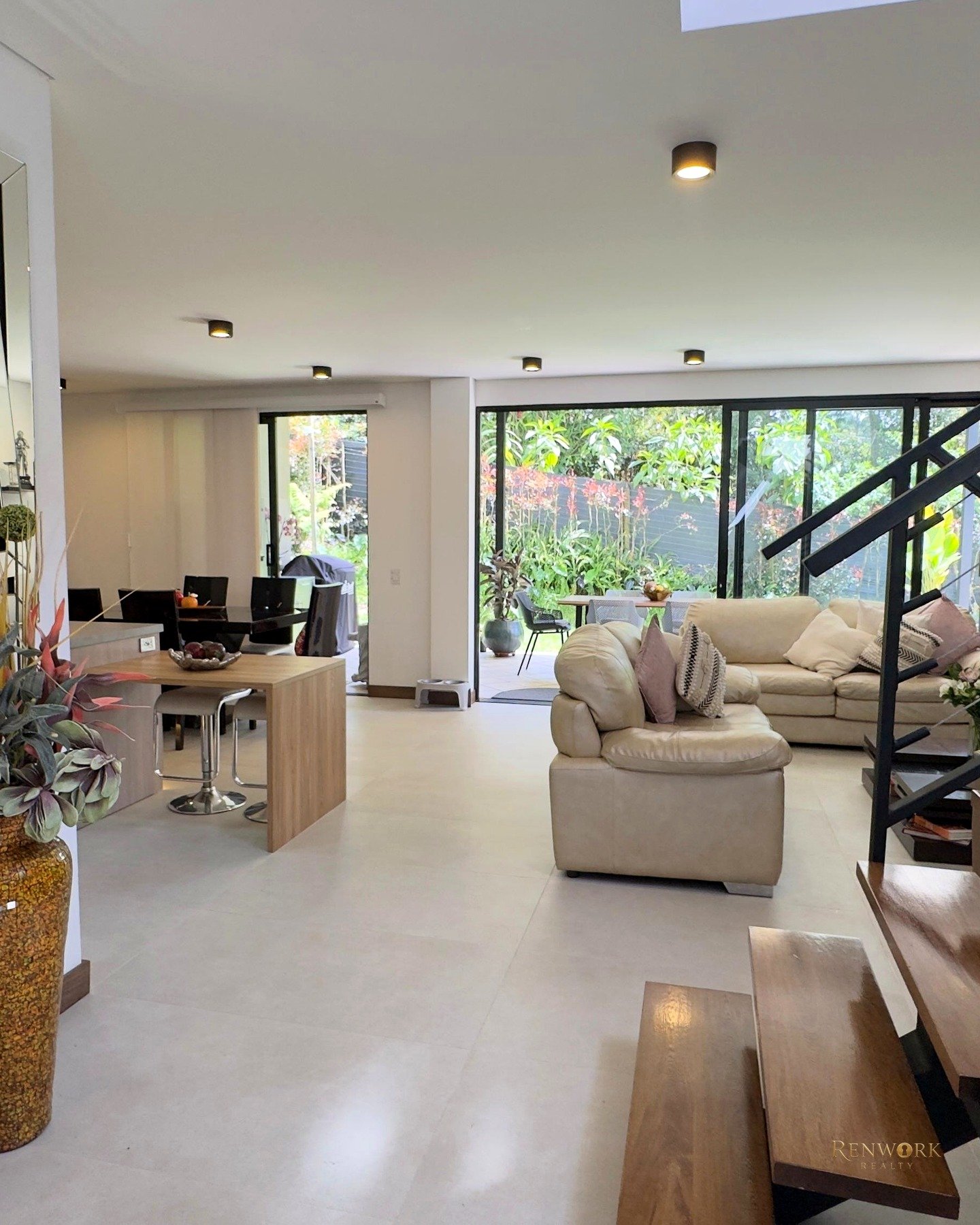 VENTA DE CASA EN EL RETIRO MACEDONIA