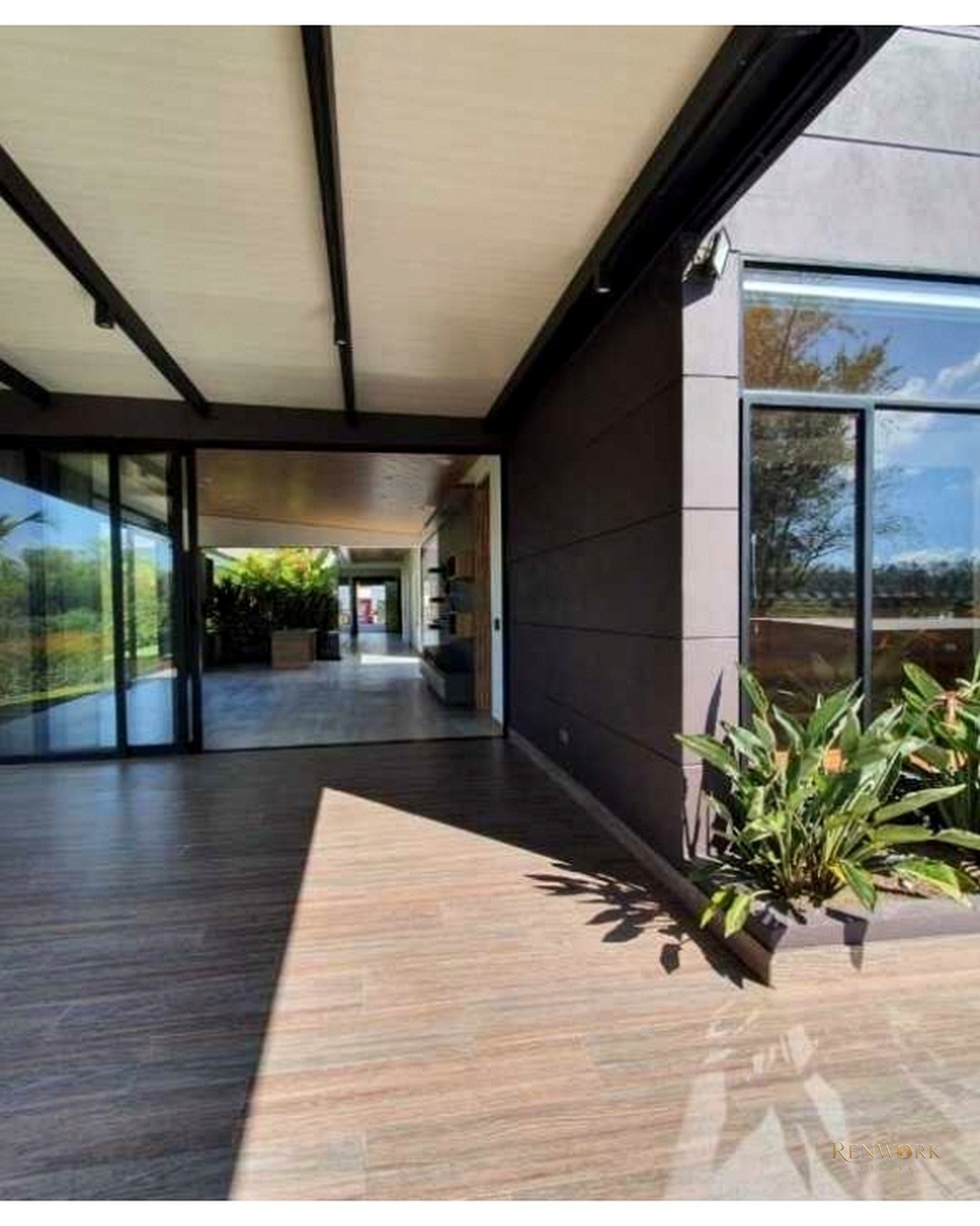 VENTA DE CASA EN LLANOGRANDE CON LAGO PRIVADO. UN SOLO NIVEL. · foto 23