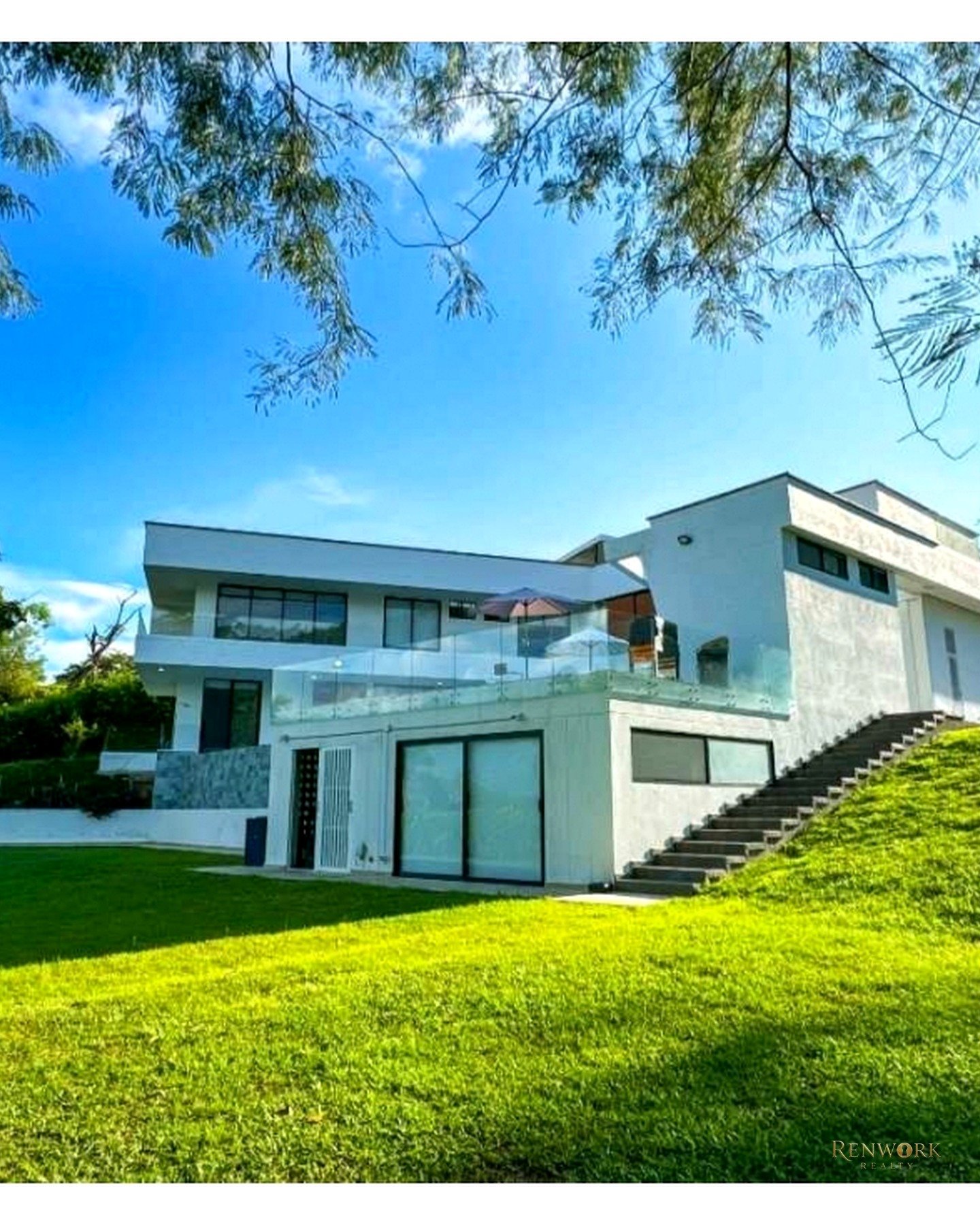 Vista de VENTA DE CASA FINCA EN SANTAFE DE ANTIOQUIA CON PISCINA PRIVADA.