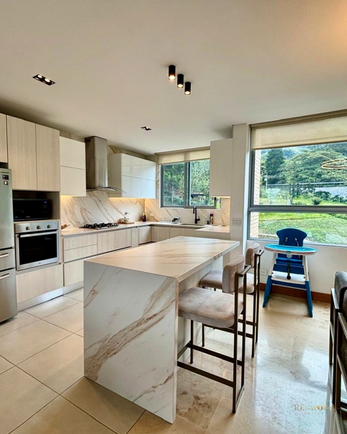 VENTA DE ESPECTACULAR APARTAMENTO SECTOR CES POBLADO · foto 2