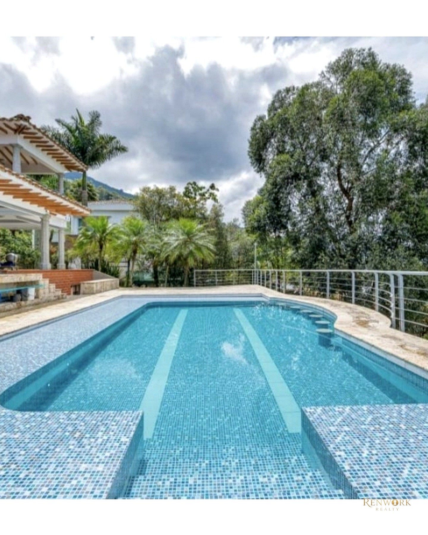 VENTA DE ESPECTACULAR CASA CON PISCINA EN LAS PALMAS - POBLADO. VISTA · foto 5