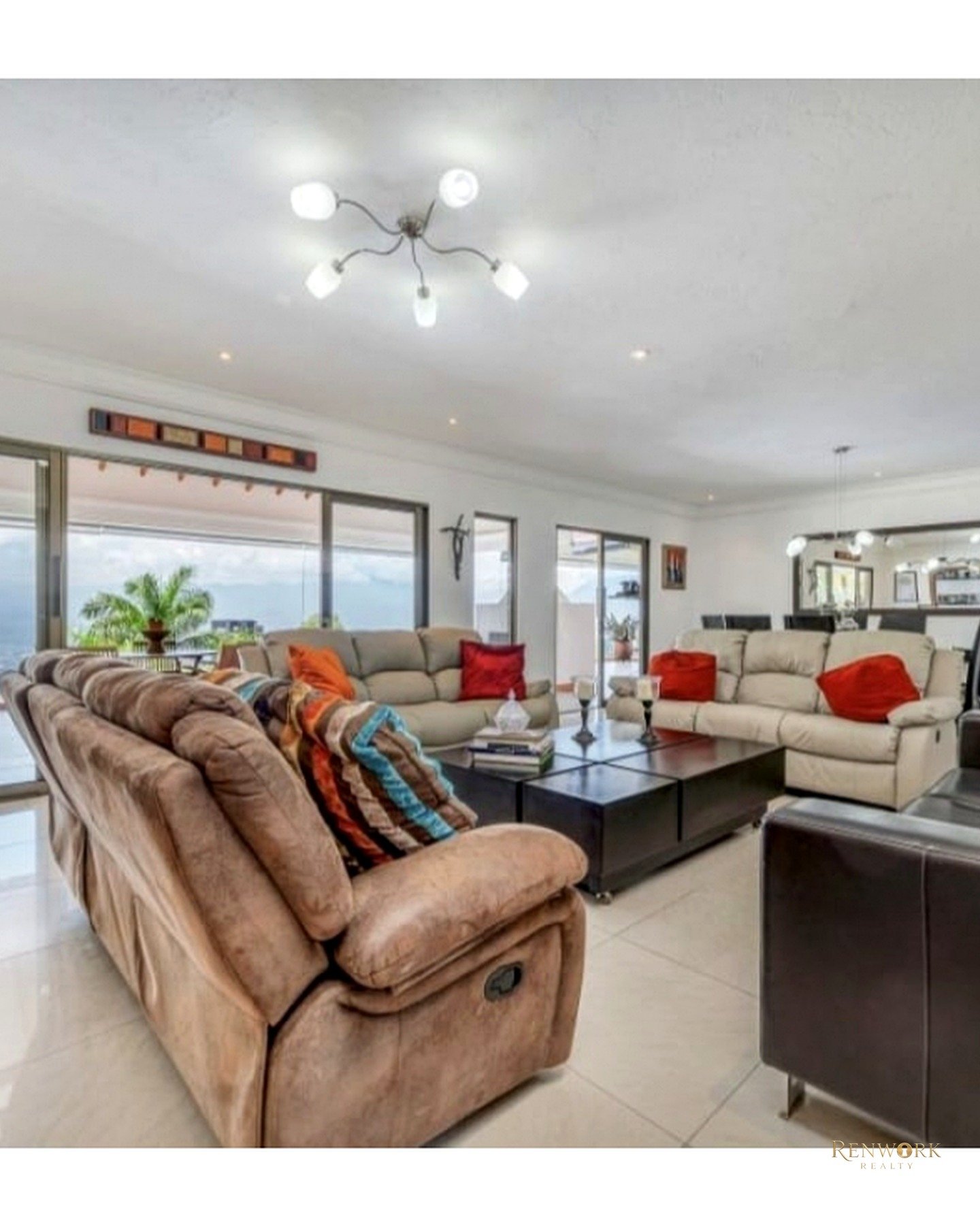 VENTA DE ESPECTACULAR CASA CON PISCINA EN LAS PALMAS - POBLADO. VISTA · foto 6