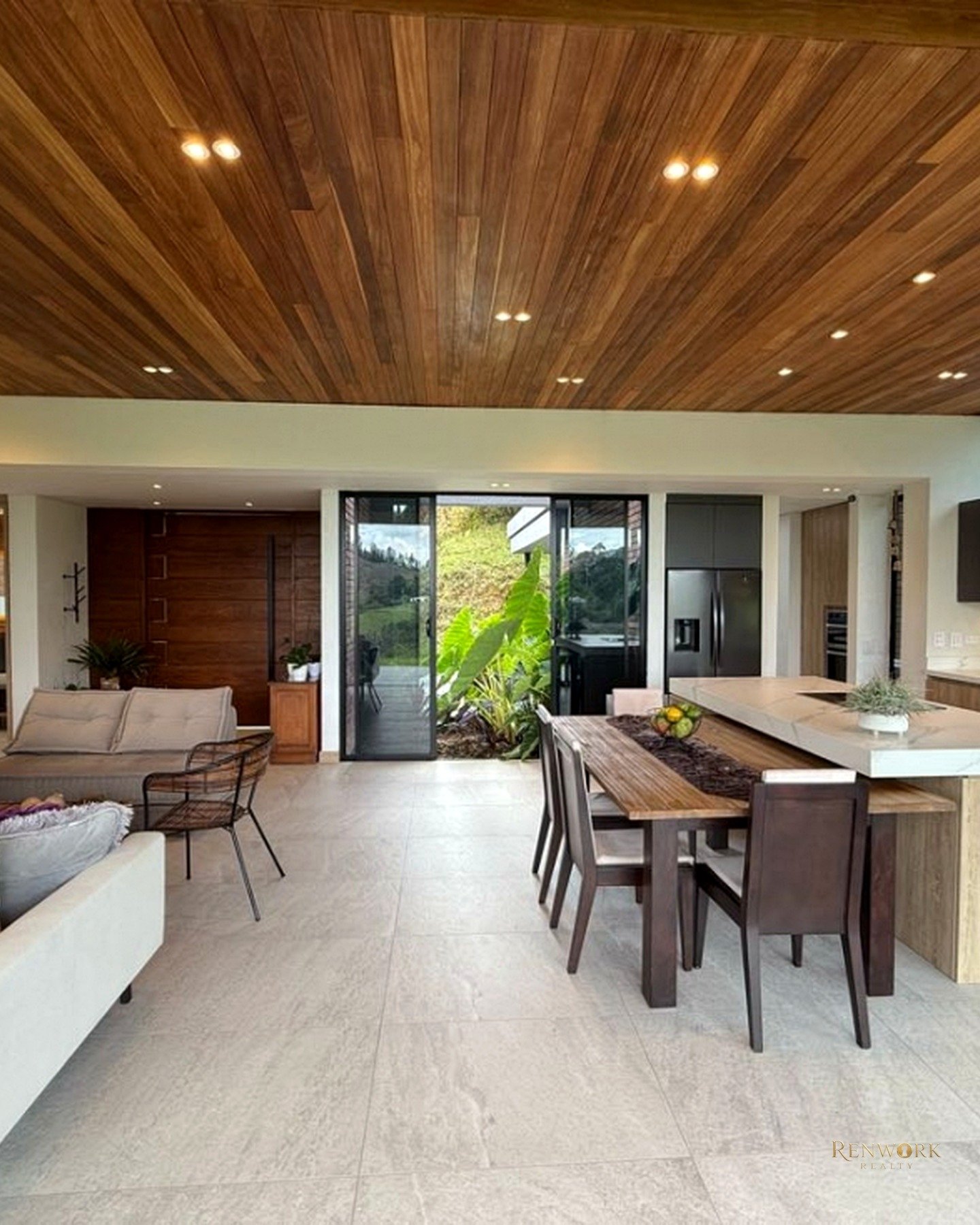 VENTA DE ESPECTACULAR CASA EN EL RETIRO DE UN SOLO NIVEL · foto 4