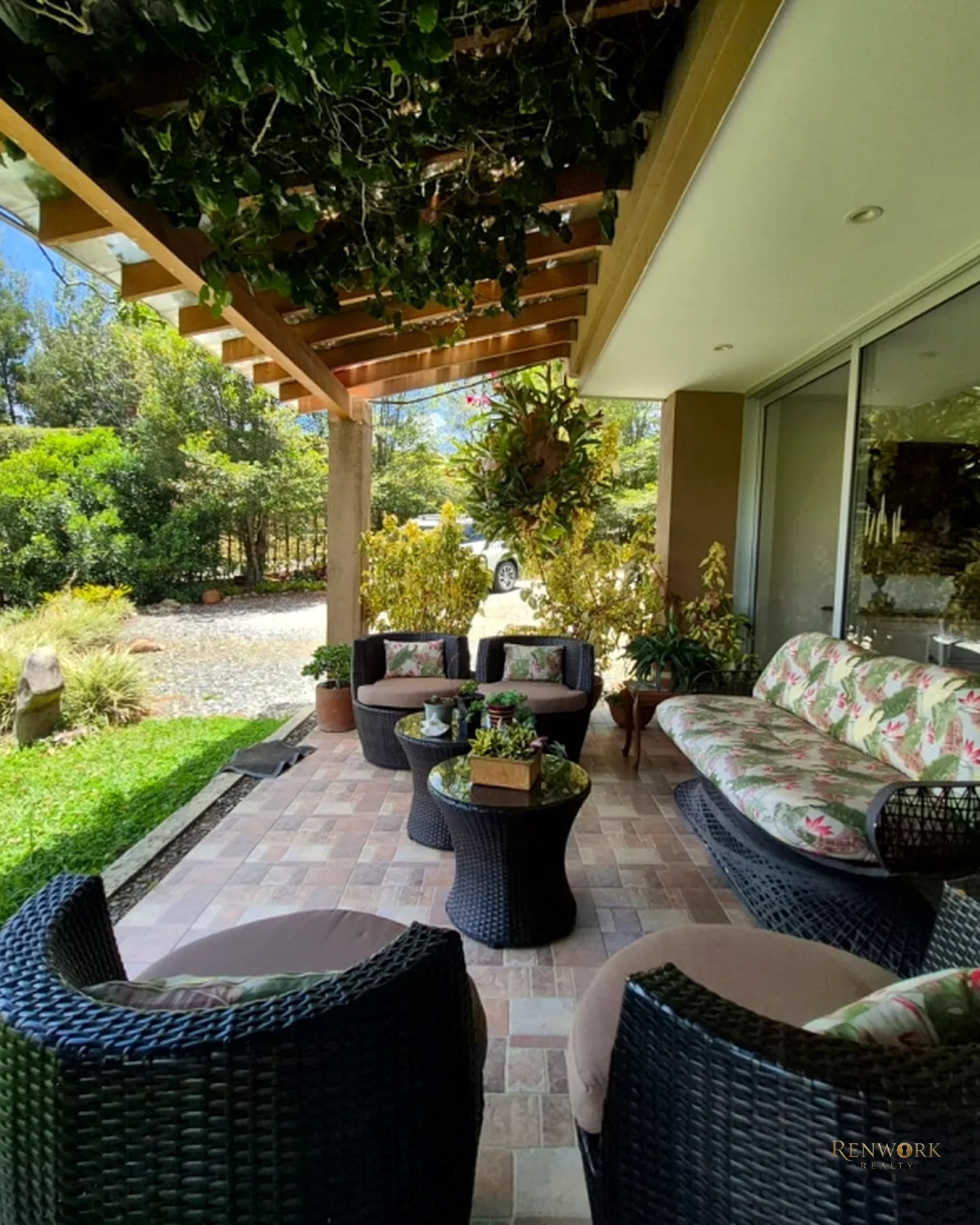 VENTA DE ESPECTACULAR CASA EN HACIENDA EL CAPIRO · foto 3