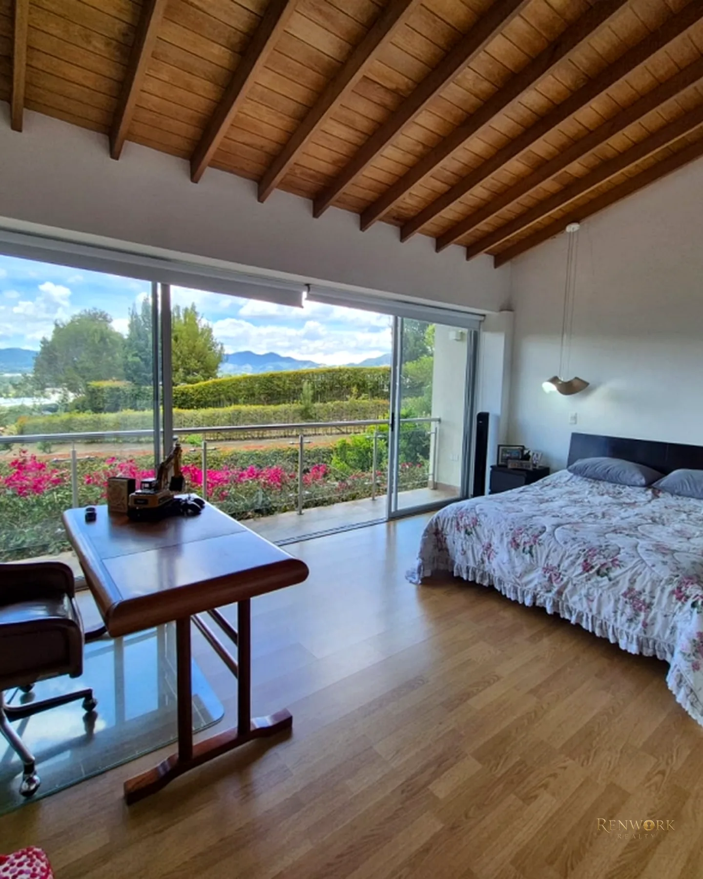 VENTA DE ESPECTACULAR CASA EN HACIENDA EL CAPIRO · foto 8