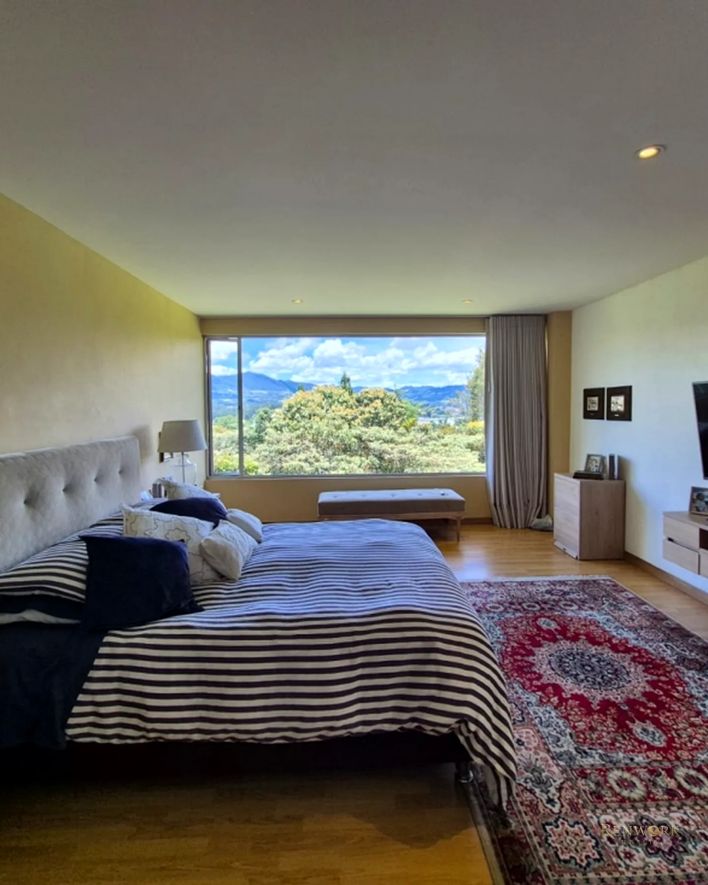 VENTA DE ESPECTACULAR CASA EN HACIENDA EL CAPIRO · foto 9