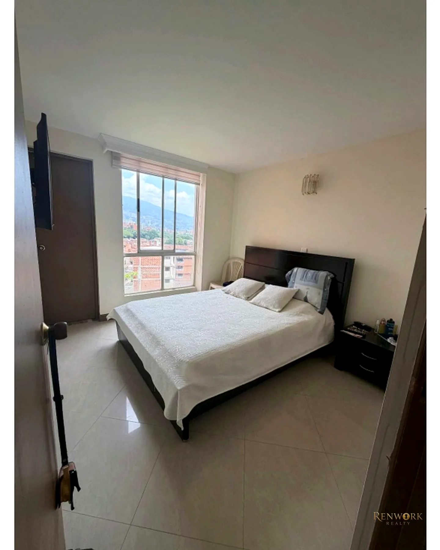 VENTA DE EXCELENTE APARTAMENTO EN LA LOMA DE LOS BERNAL · foto 9