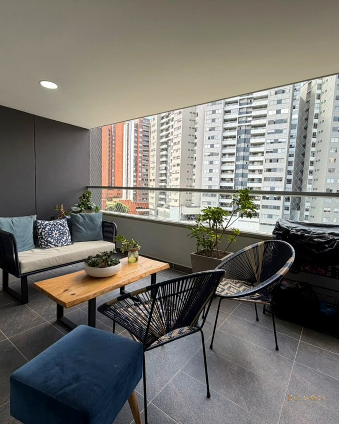 VENTA DE EXCLUSIVO APTO EN LOMA DE LOS MESA -ENVIGADO · foto 4