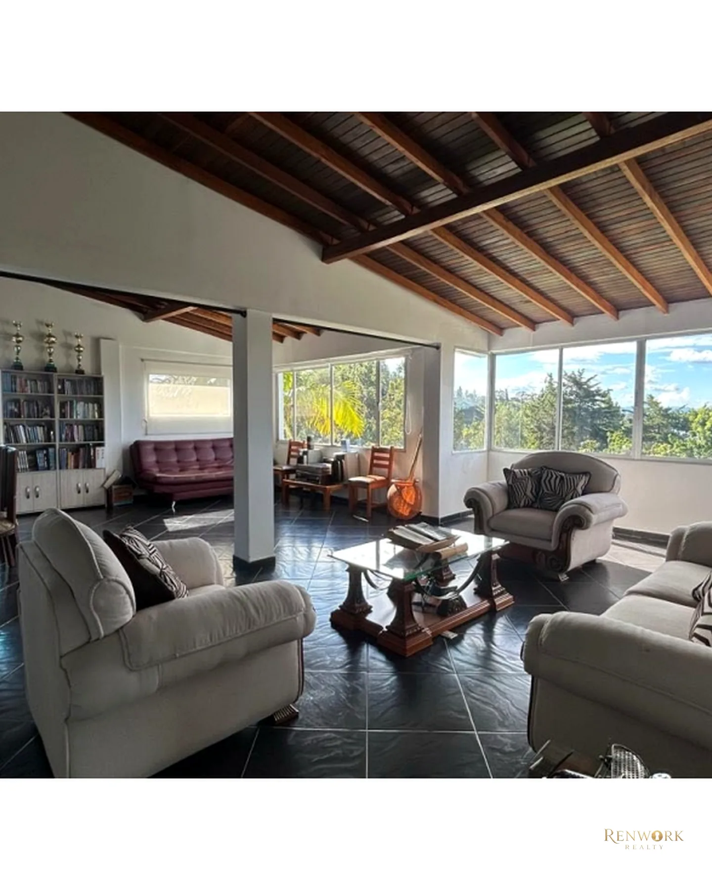 VENTA DE FINCA EN GUATAPE FRENTE A LA PIEDRA DEL PEÑOL · foto 3