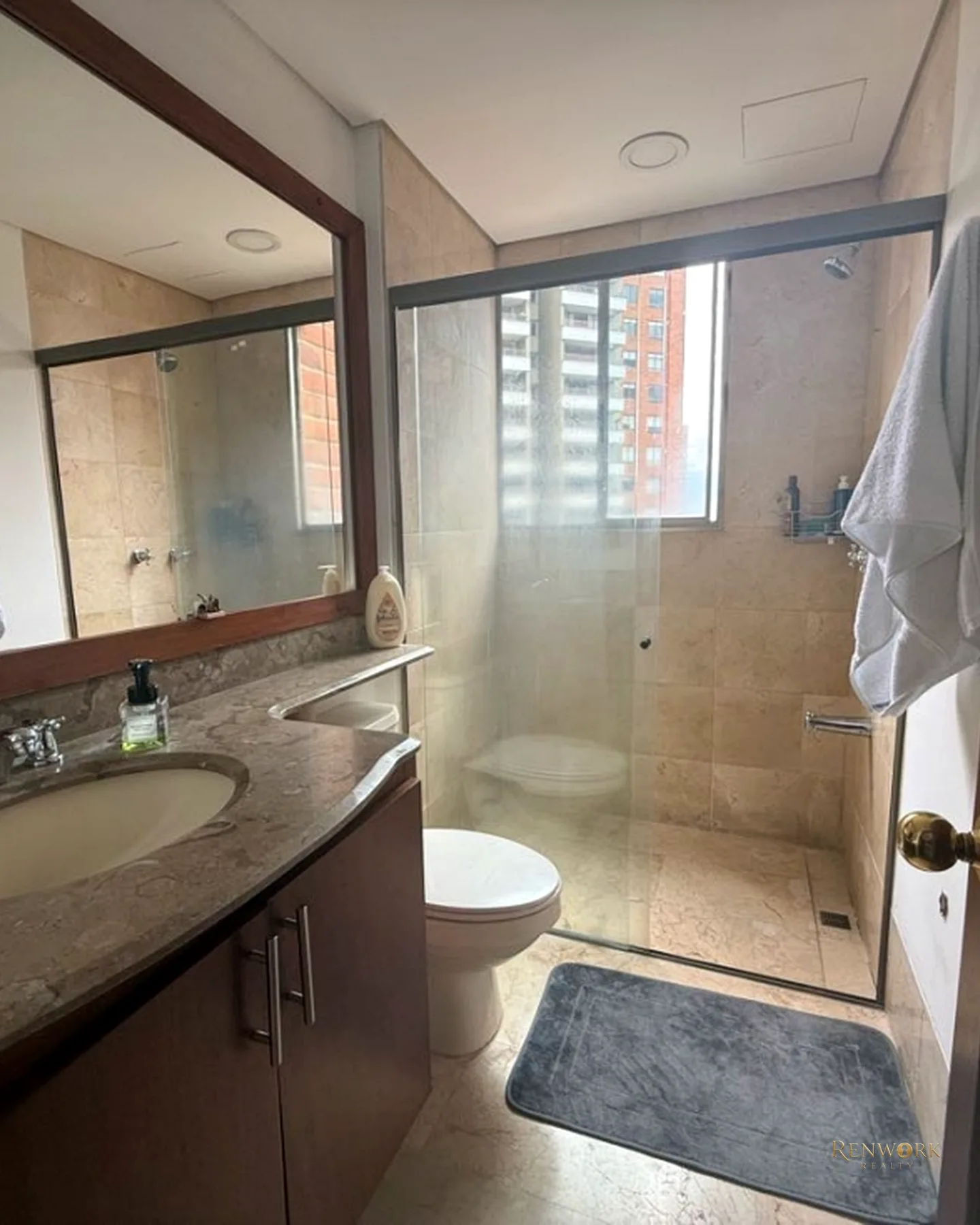 VENTA DE HERMOSO APARTAMENTO CON UNA EXCELENTE TERRAZA EN EL POBLADO · foto 6