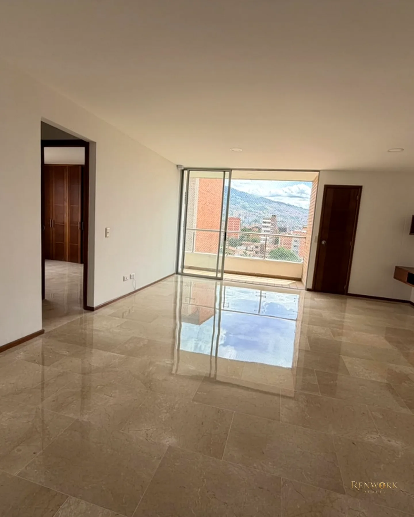VENTA DE HERMOSO DUPLEX EN LAURELES · foto 5