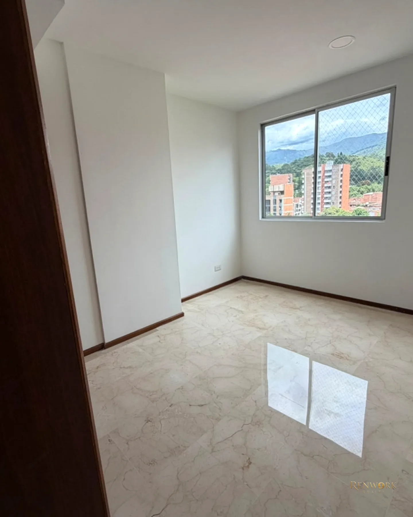 VENTA DE HERMOSO DUPLEX EN LAURELES · foto 17