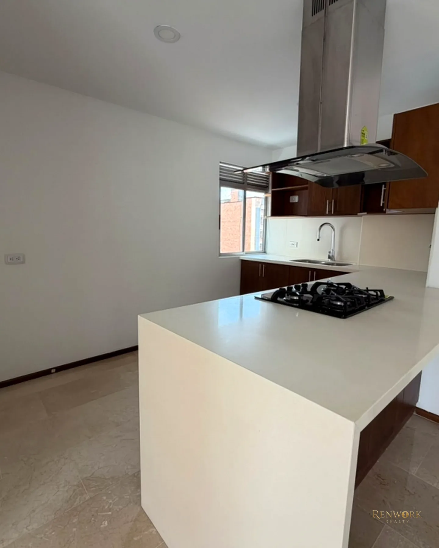 VENTA DE HERMOSO DUPLEX EN LAURELES · foto 3
