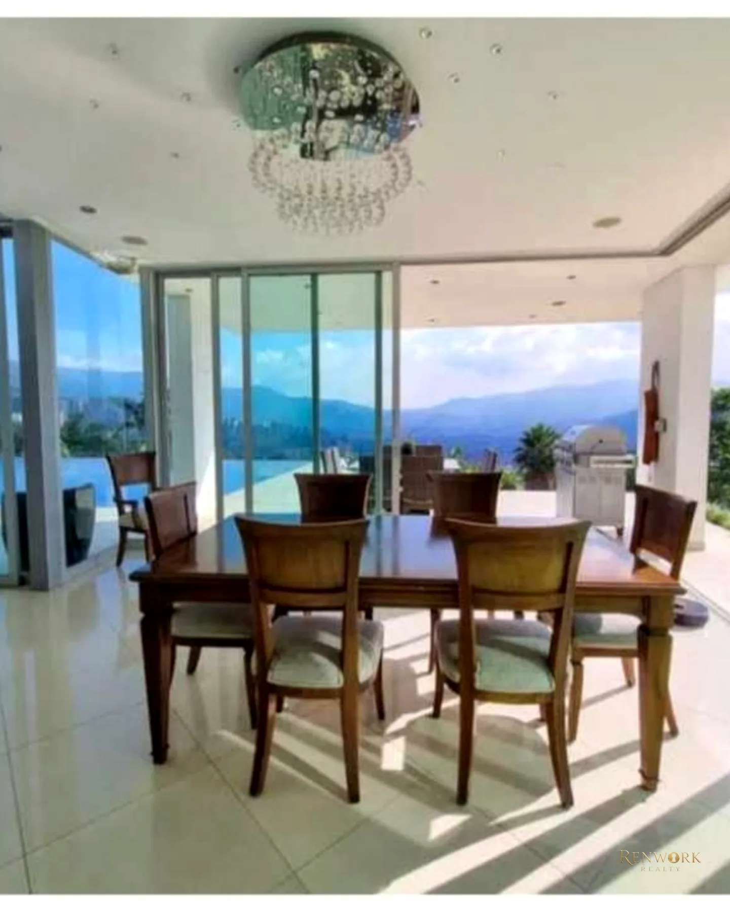 VENTA DE MODERNA CASA CON PISCINA A EN EL POBLADO, SECTOR PALMAS. · foto 14