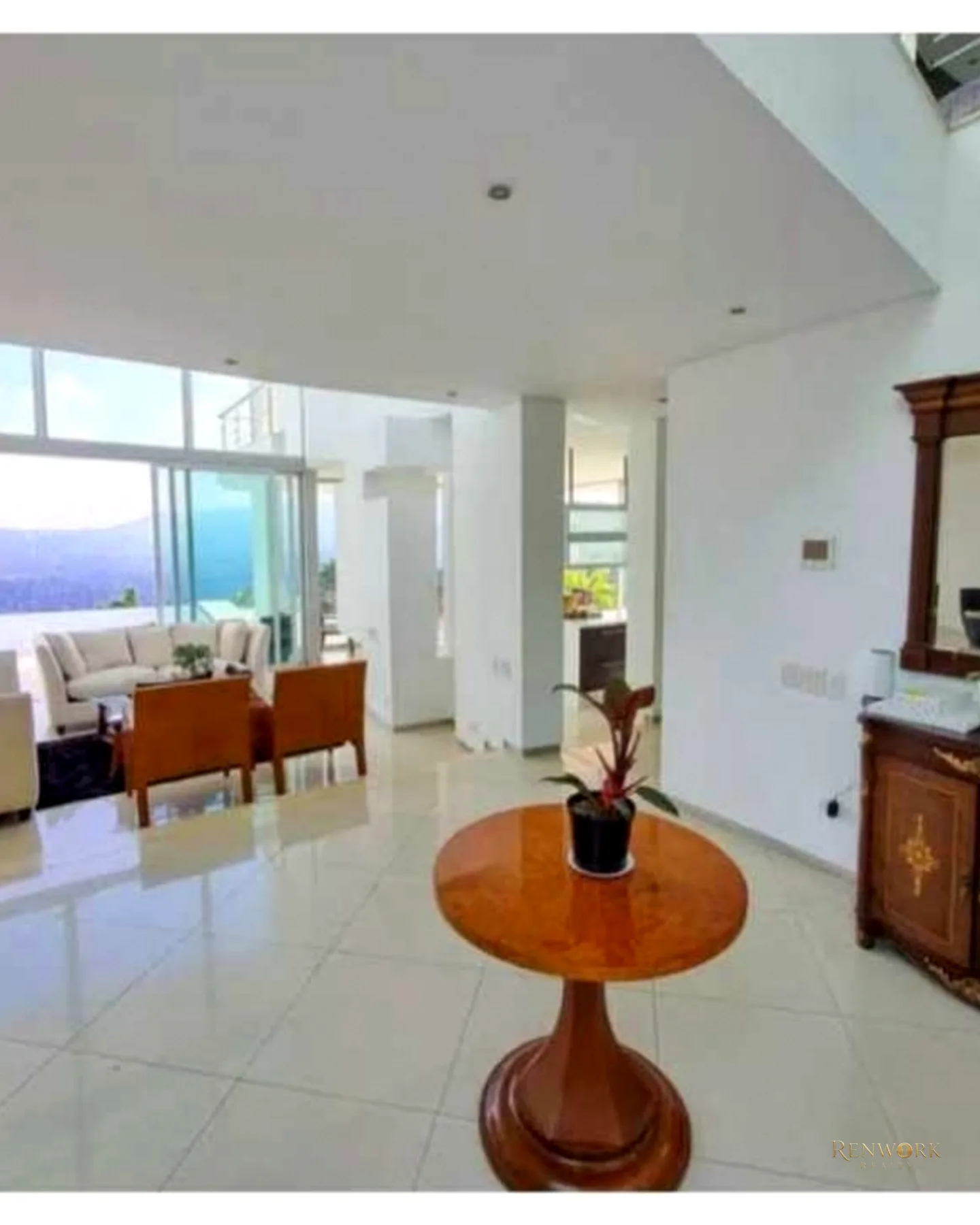VENTA DE MODERNA CASA CON PISCINA A EN EL POBLADO, SECTOR PALMAS. · foto 12