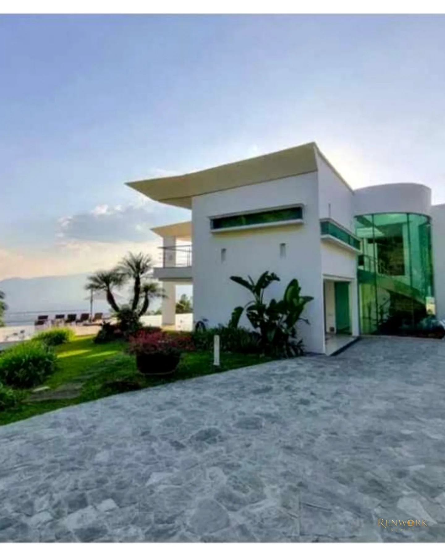 VENTA DE MODERNA CASA CON PISCINA A EN EL POBLADO, SECTOR PALMAS. · foto 2