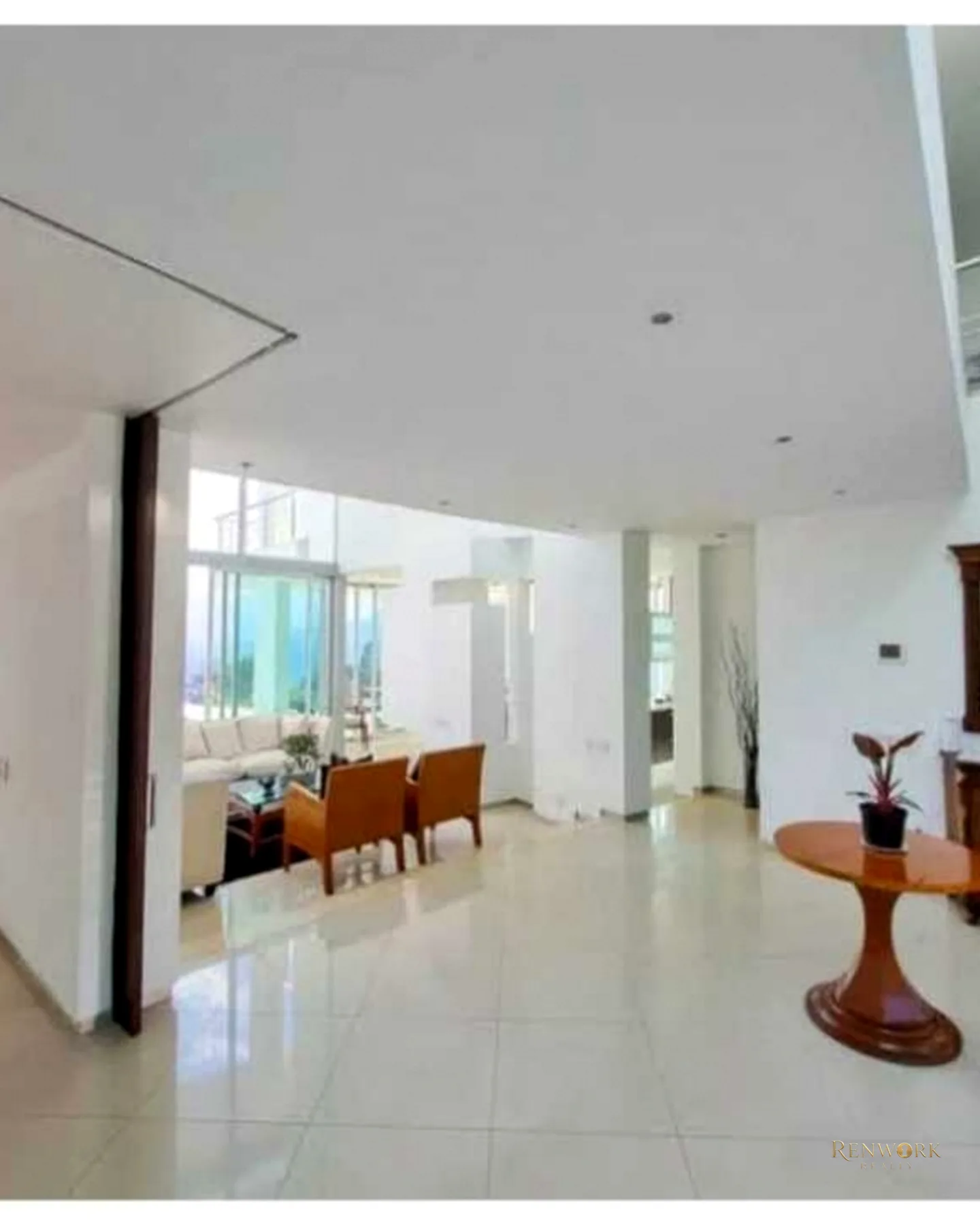 VENTA DE MODERNA CASA CON PISCINA A EN EL POBLADO, SECTOR PALMAS. · foto 9