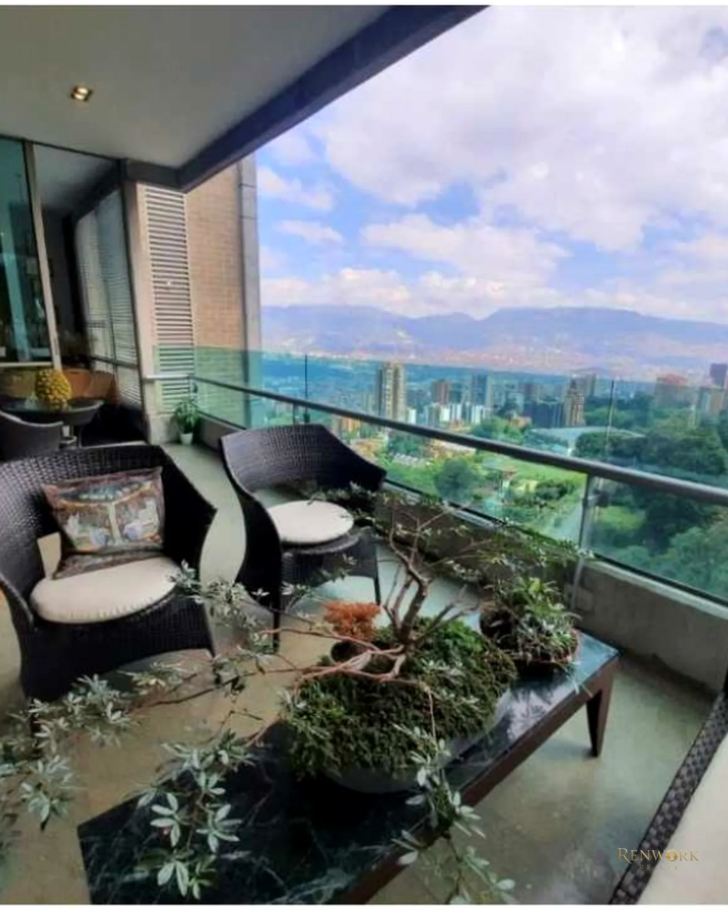 VENTA DE MODERNO APARTAMENTO EN EL POBLADO, SECTOR CANTAGIRONE. · foto 5