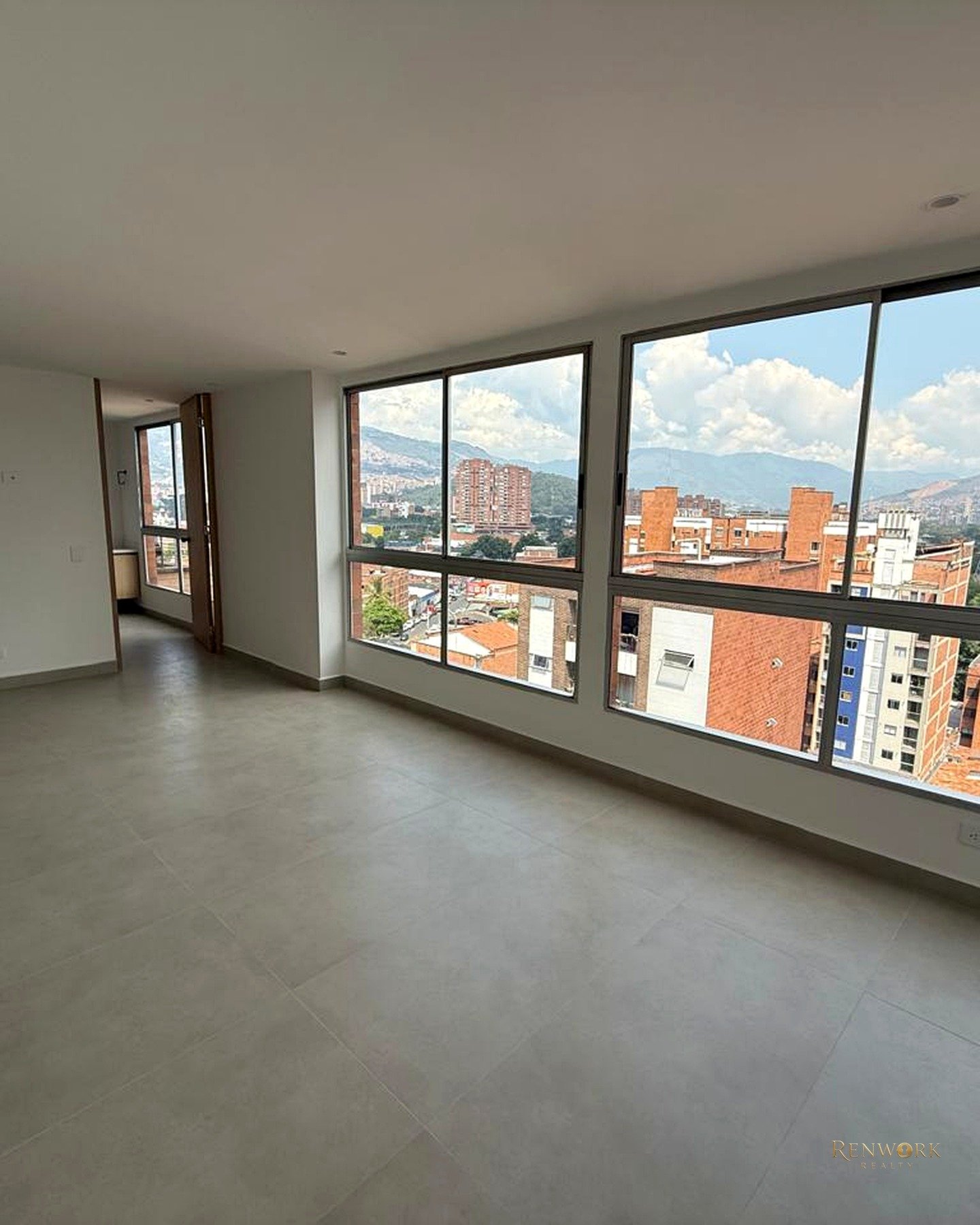 VENTA DE PENTHOUSE DÚPLEX EN CONQUISTADORES REMODELADO