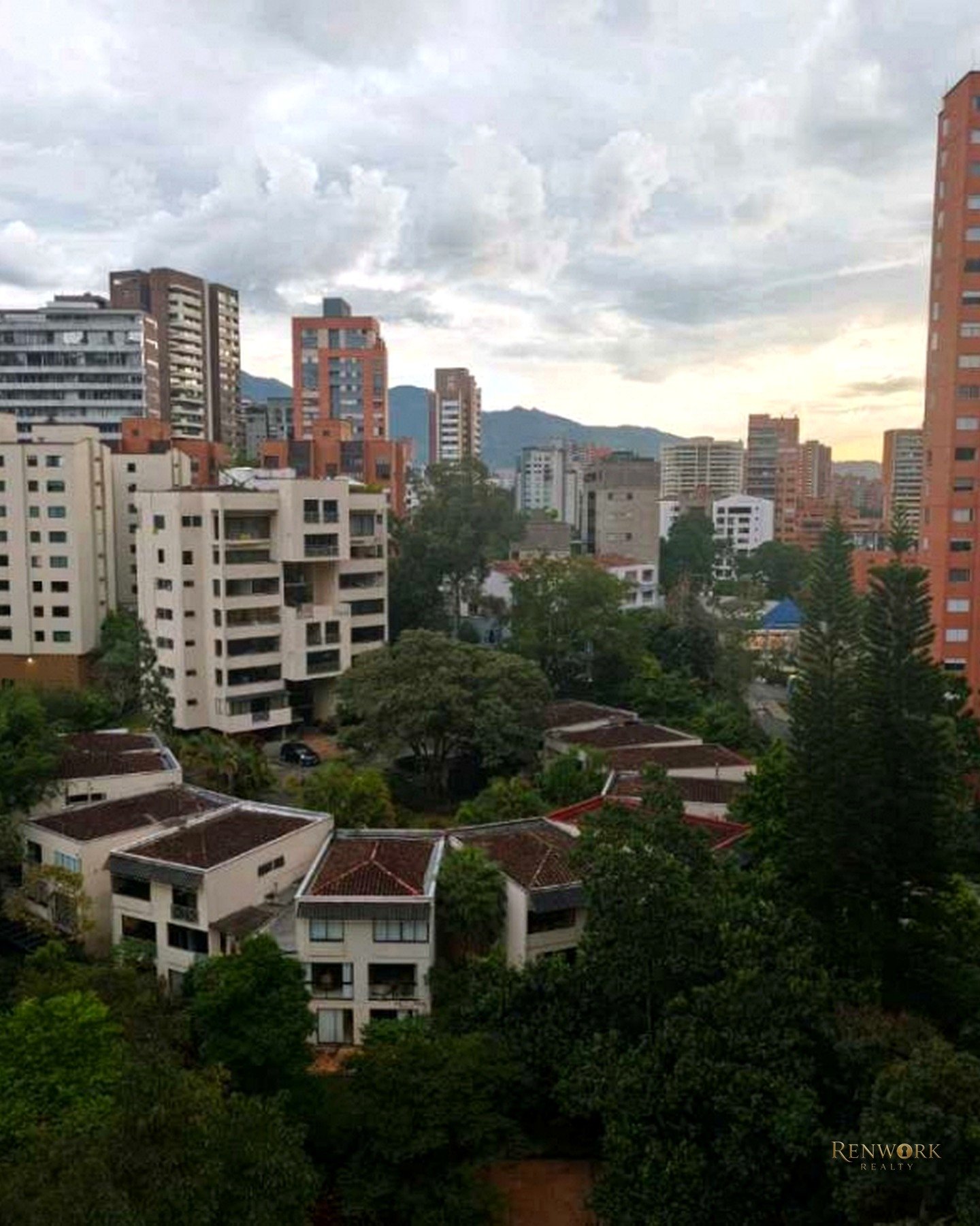 VENTA DE PENTHOUSE DUPLEX EN EL POBLADO, SECTOR LA TOMATERA .