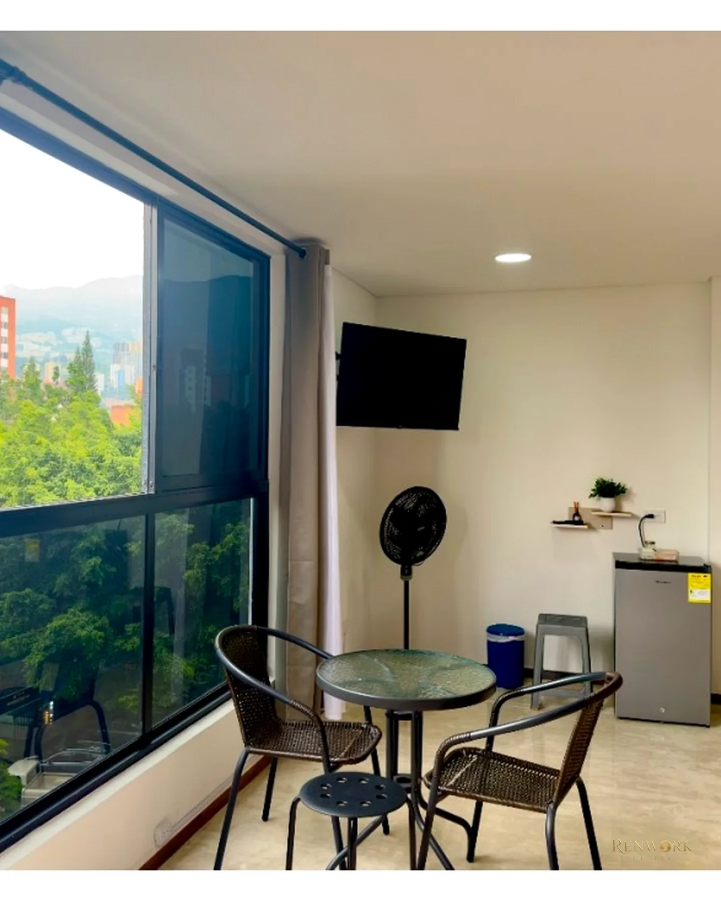 VENTA DE PISO COMPLETO EN LAURELES: 4 APARTAESTUDIOS RENTANDO AIRBNB · foto 13