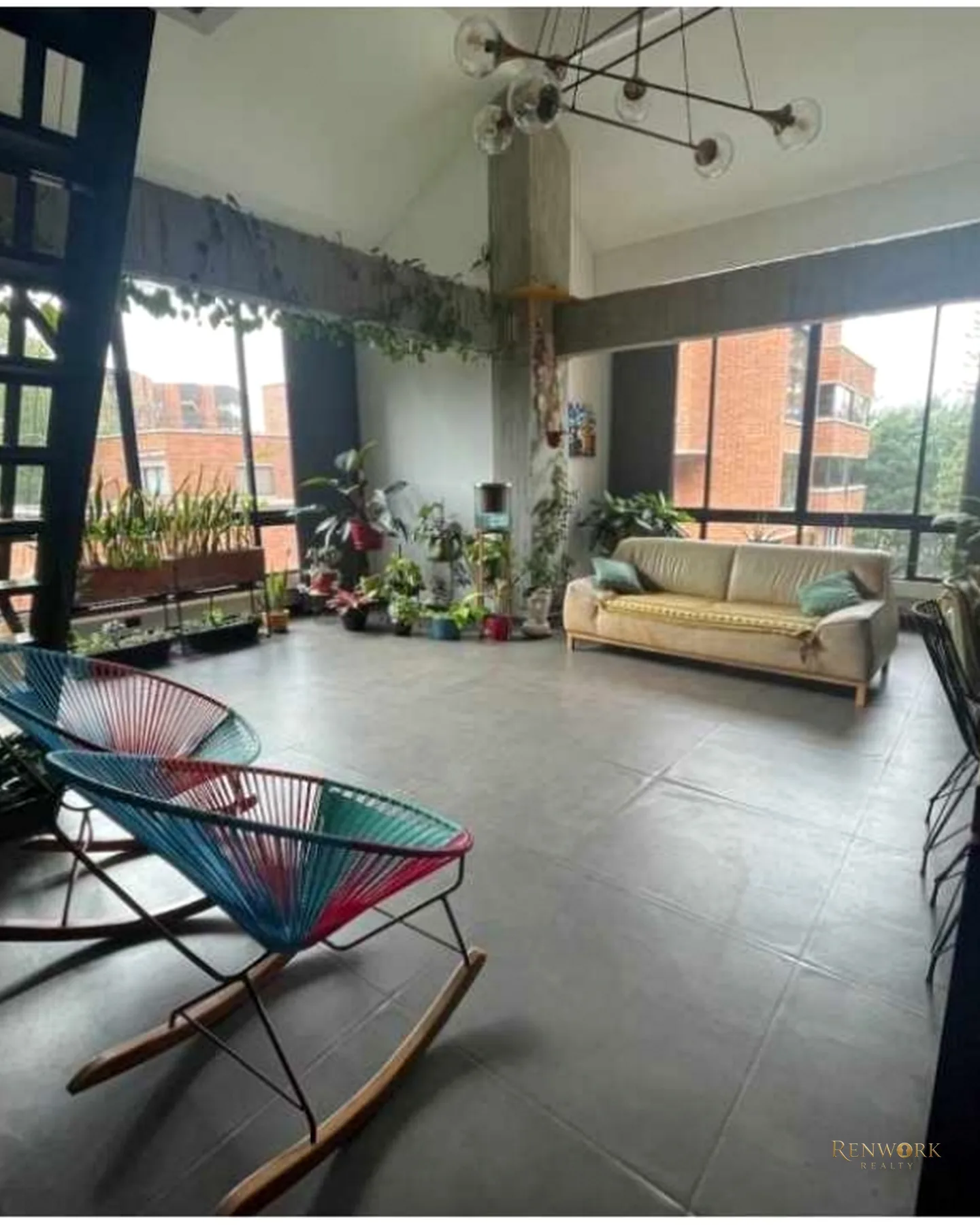 VENTA ESPECTACULAR APARTAMENTO DUPLEX REMODELADO EN EL POBLADO · foto 1