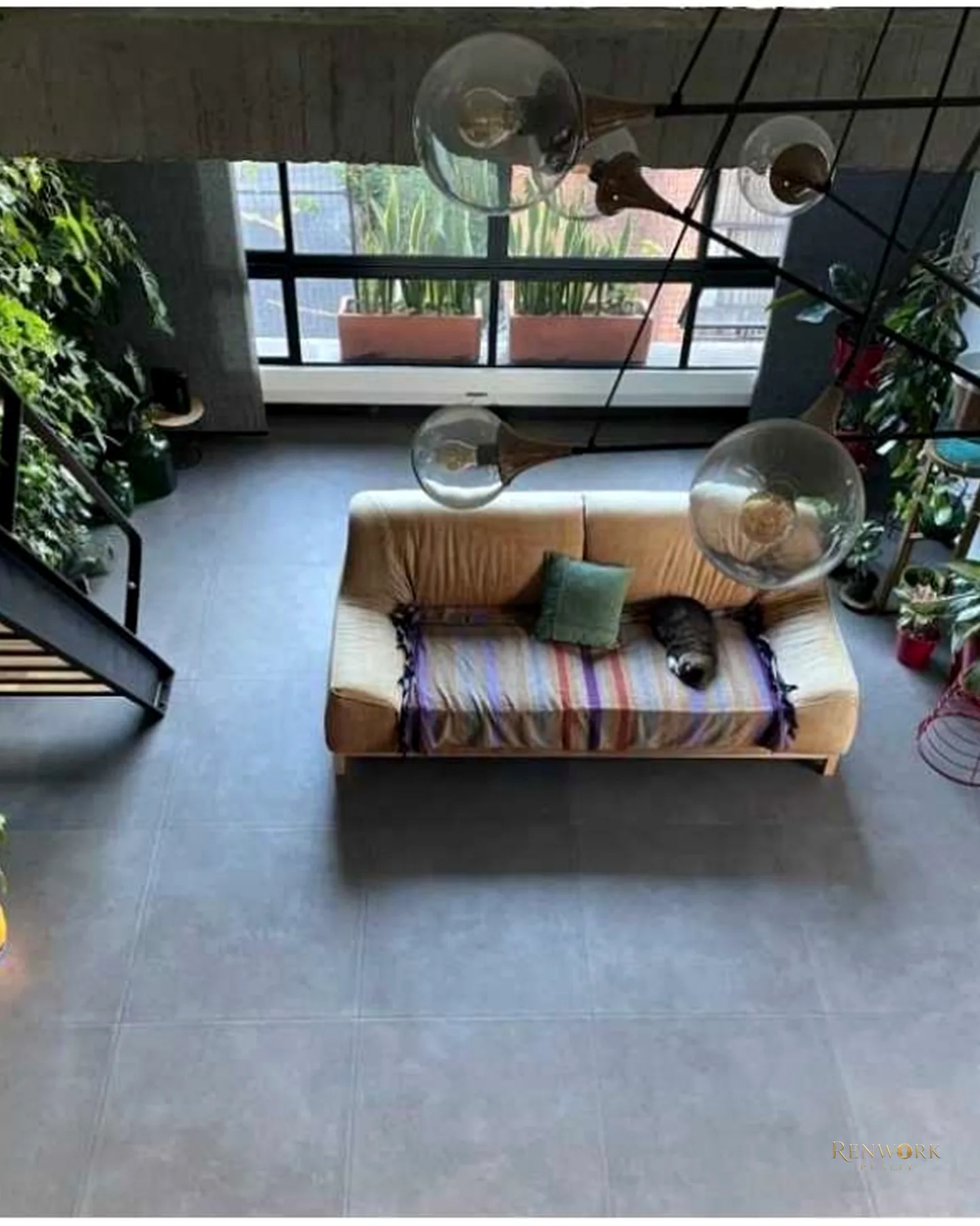 VENTA ESPECTACULAR APARTAMENTO DUPLEX REMODELADO EN EL POBLADO · foto 4